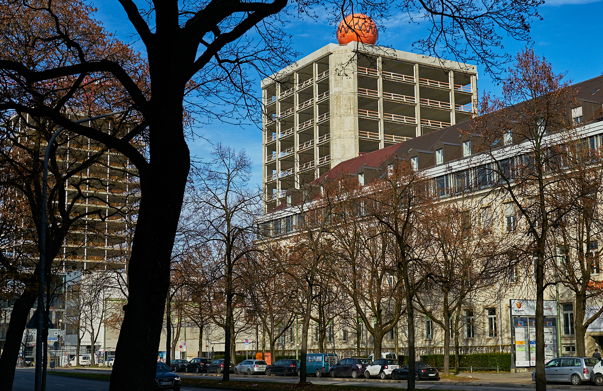 23.11.2016 - Beide Bürohochhäuser, der HIGHRISE und das ATLAS, befinden sich im Rohbau