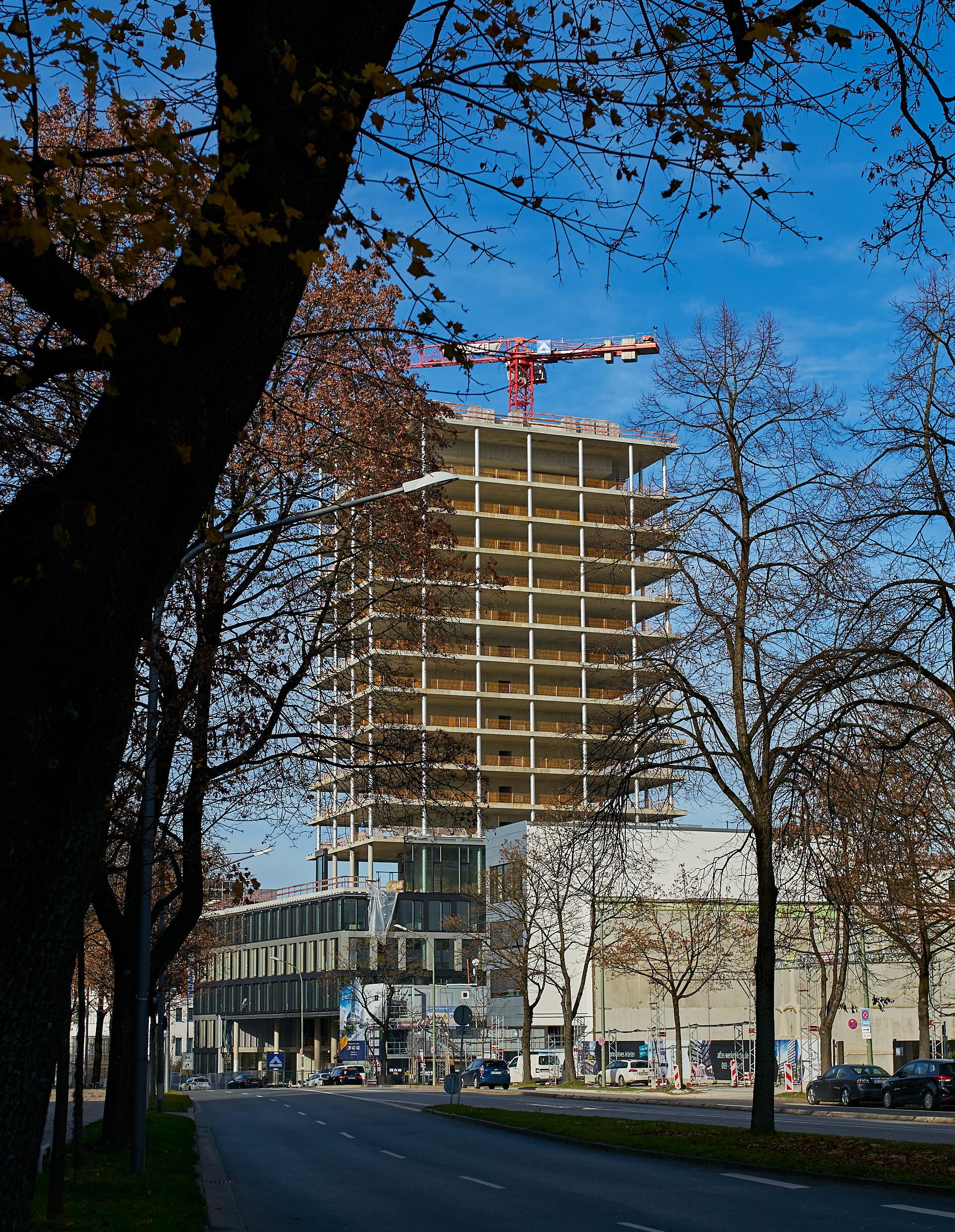 23.11.2016 - Beide Bürohochhäuser, der HIGHRISE und das ATLAS, befinden sich im Rohbau
