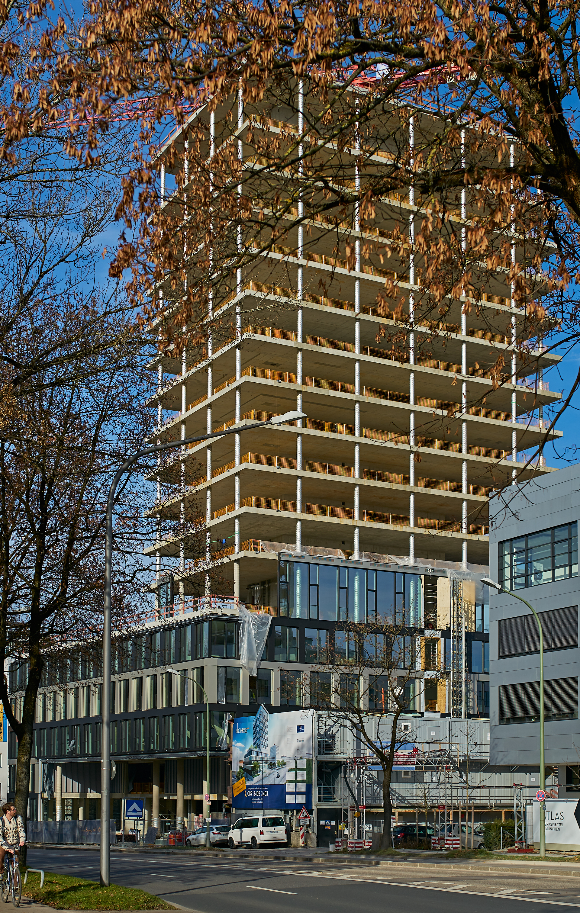 23.11.2016 - Beide Bürohochhäuser, der HIGHRISE und das ATLAS, befinden sich im Rohbau