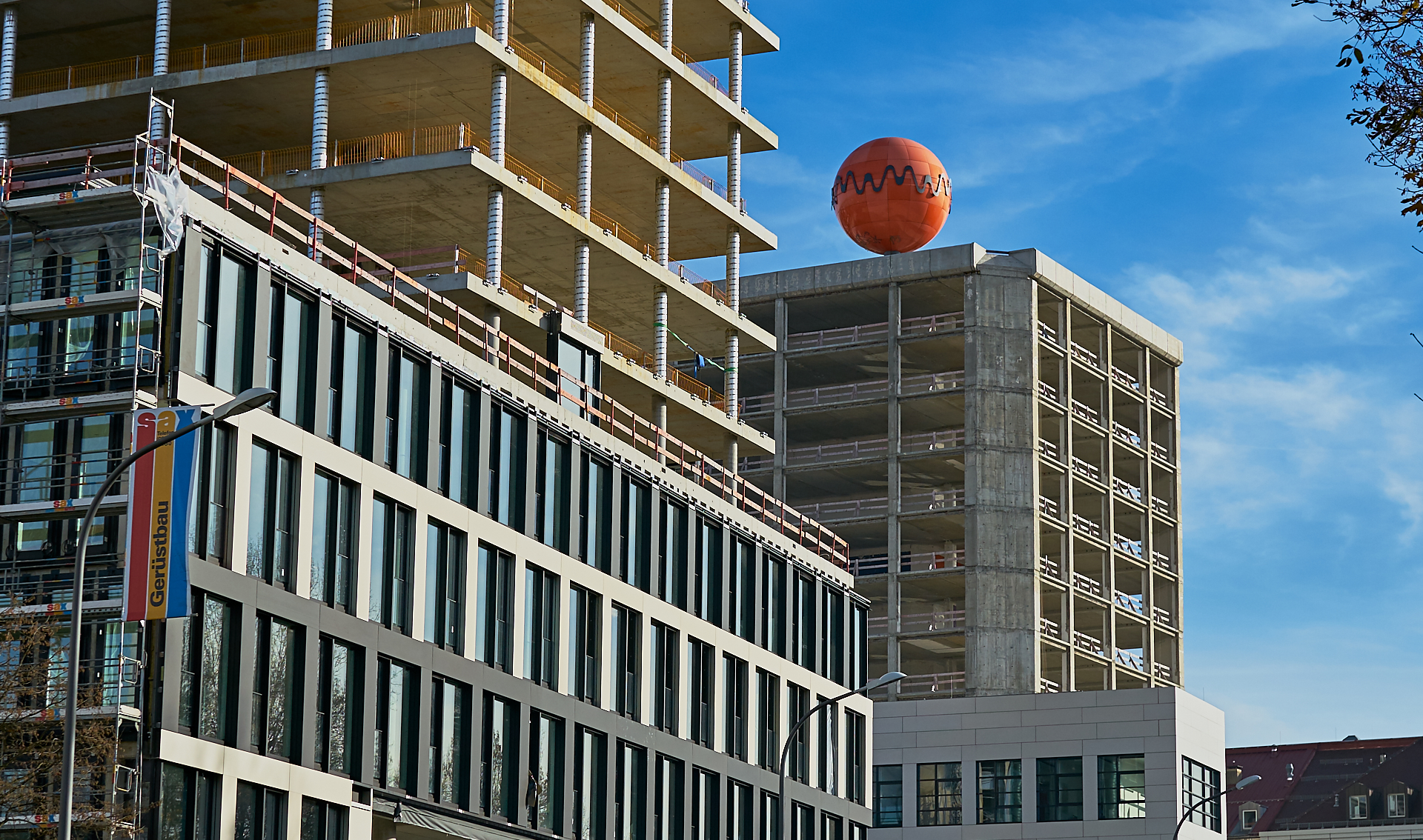 23.11.2016 - Beide Bürohochhäuser, der HIGHRISE und das ATLAS, befinden sich im Rohbau