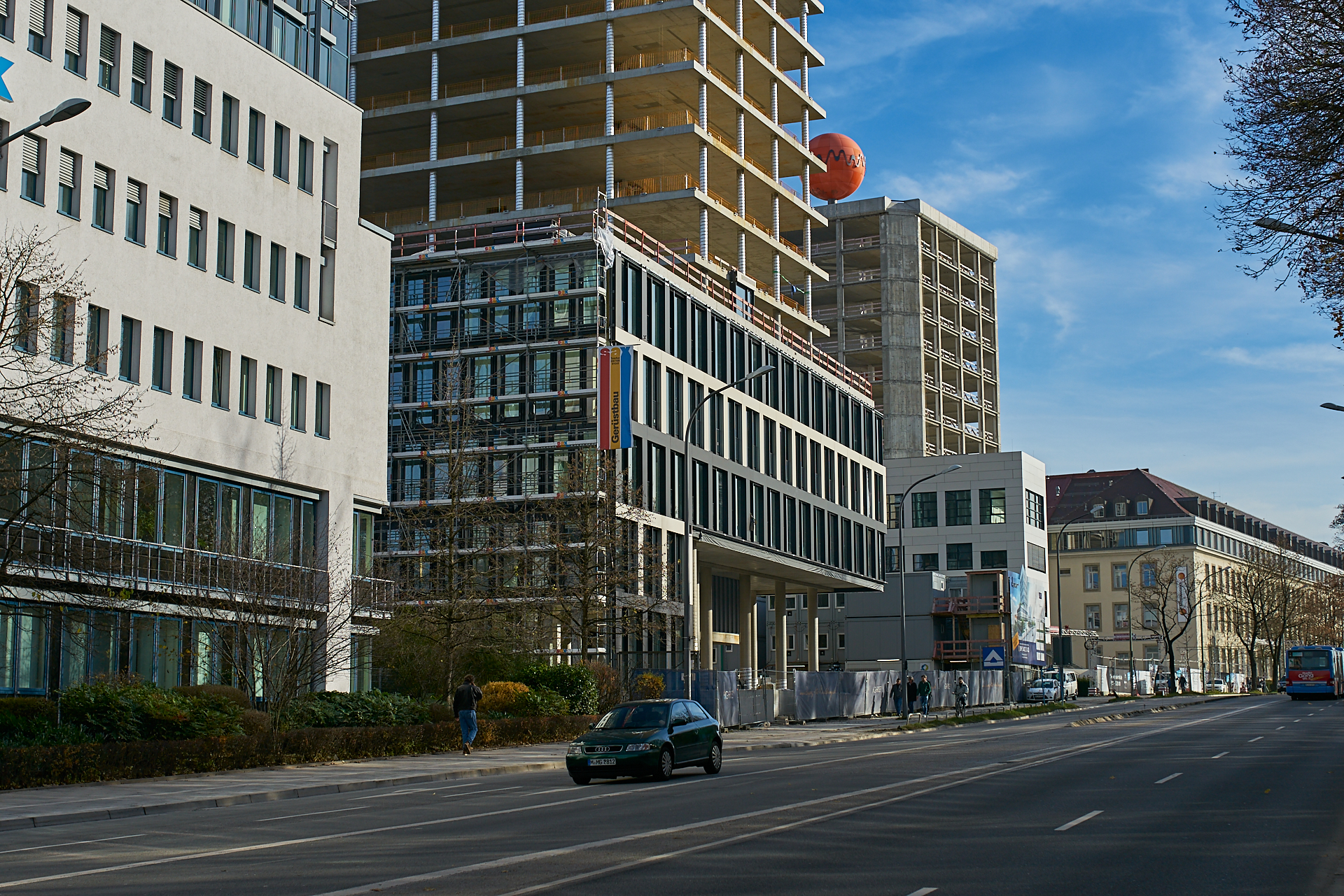23.11.2016 - Beide Bürohochhäuser, der HIGHRISE und das ATLAS, befinden sich im Rohbau