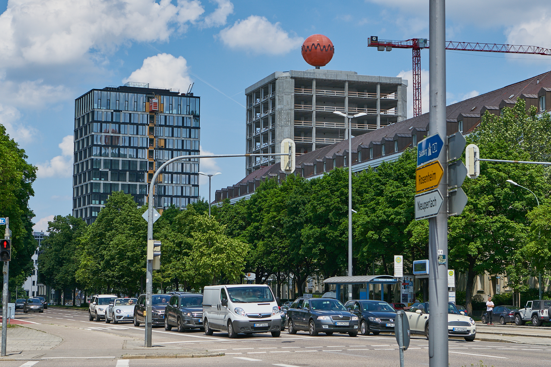 03.06.2017 - Das ATLAS Bürohochaus verliert seine Fassade