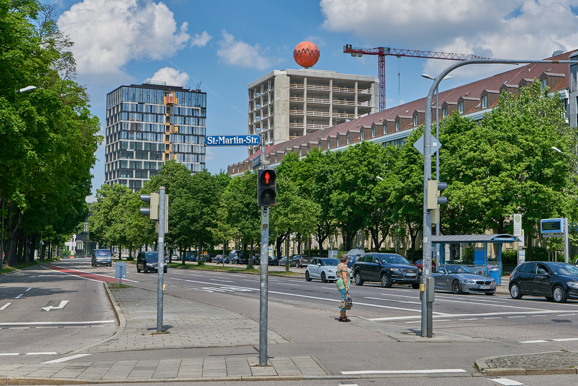 03.06.2017 - Das ATLAS Bürohochaus verliert seine Fassade