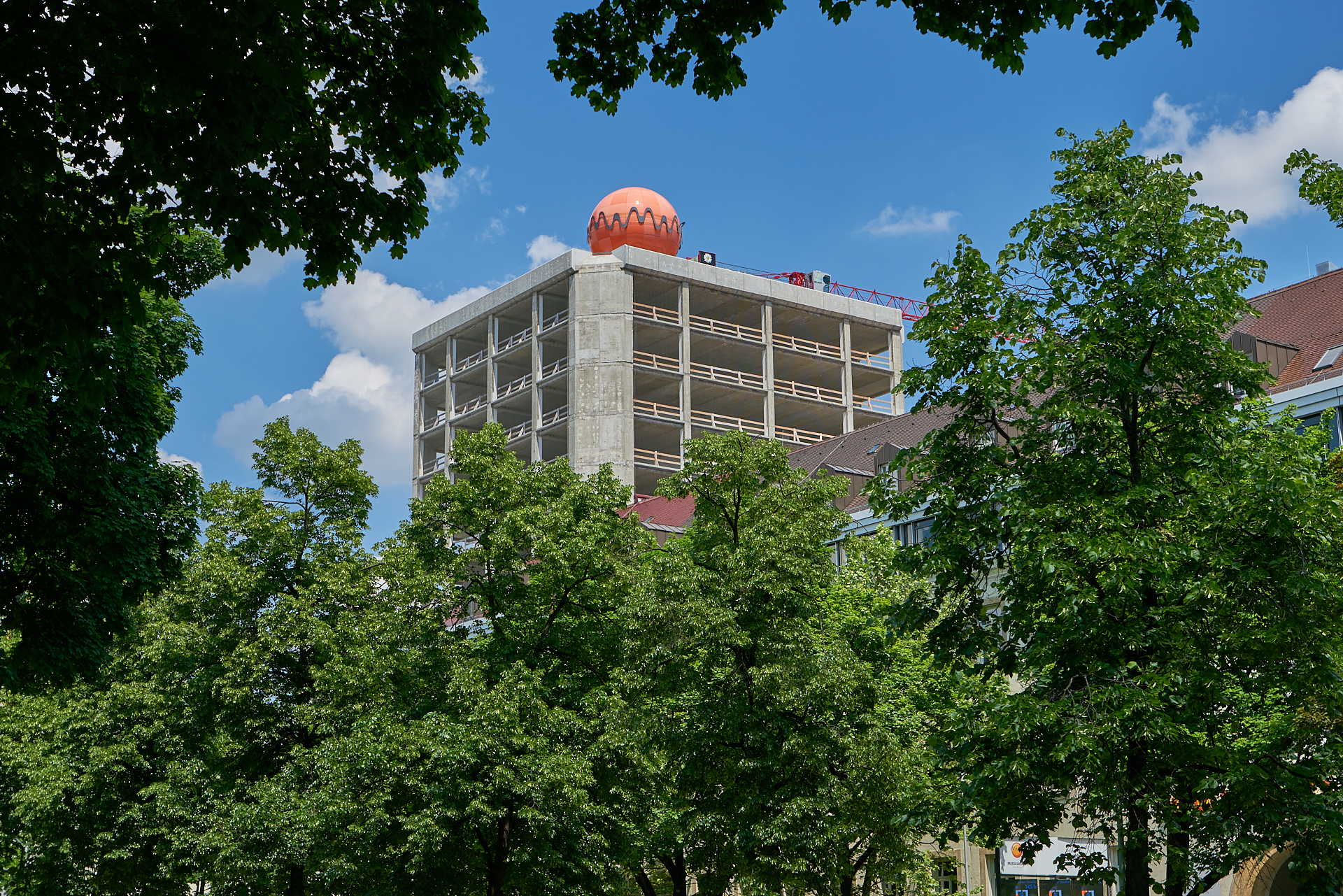 03.06.2017 - Das ATLAS Bürohochaus verliert seine Fassade