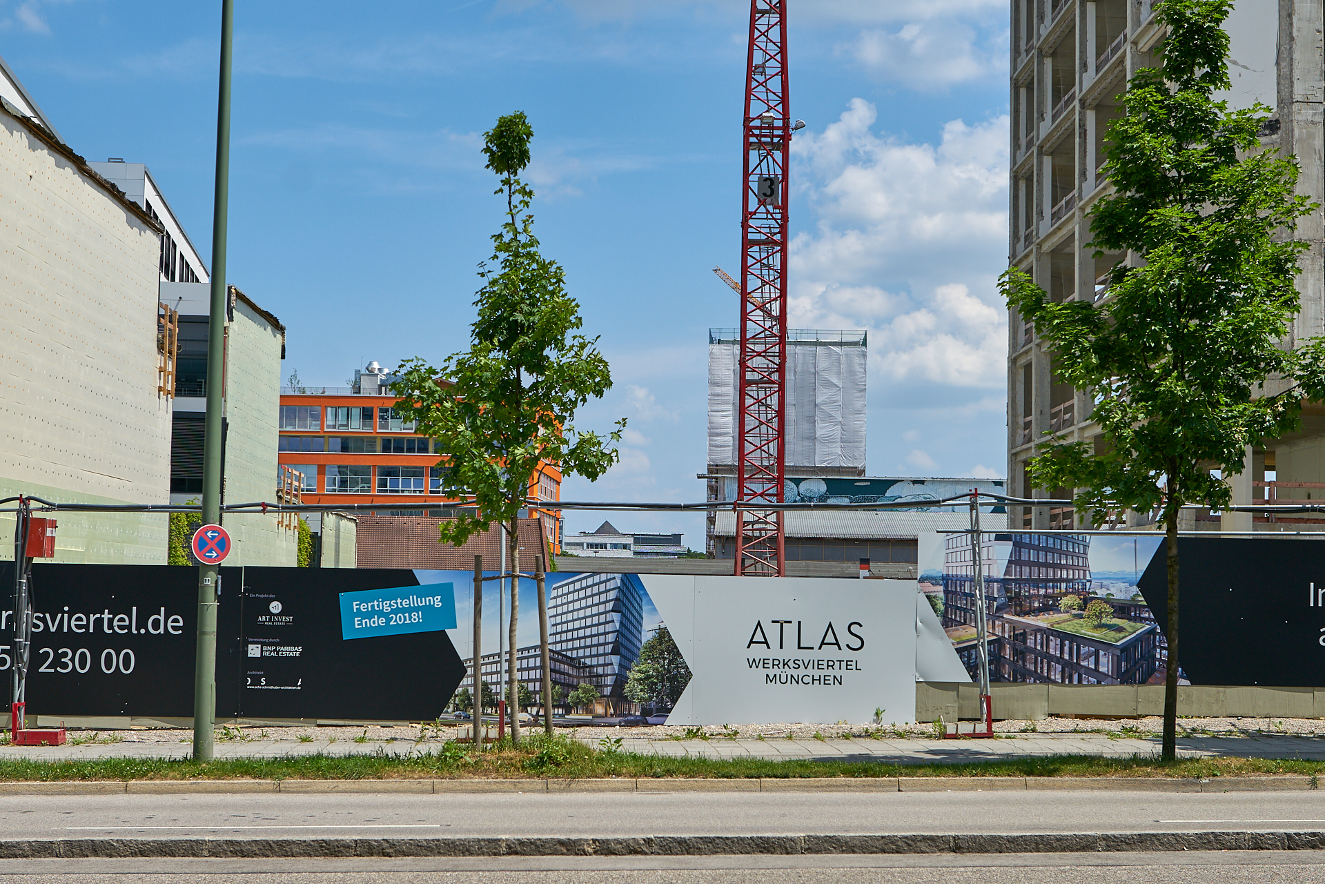 03.06.2017 - Das ATLAS Bürohochaus verliert seine Fassade