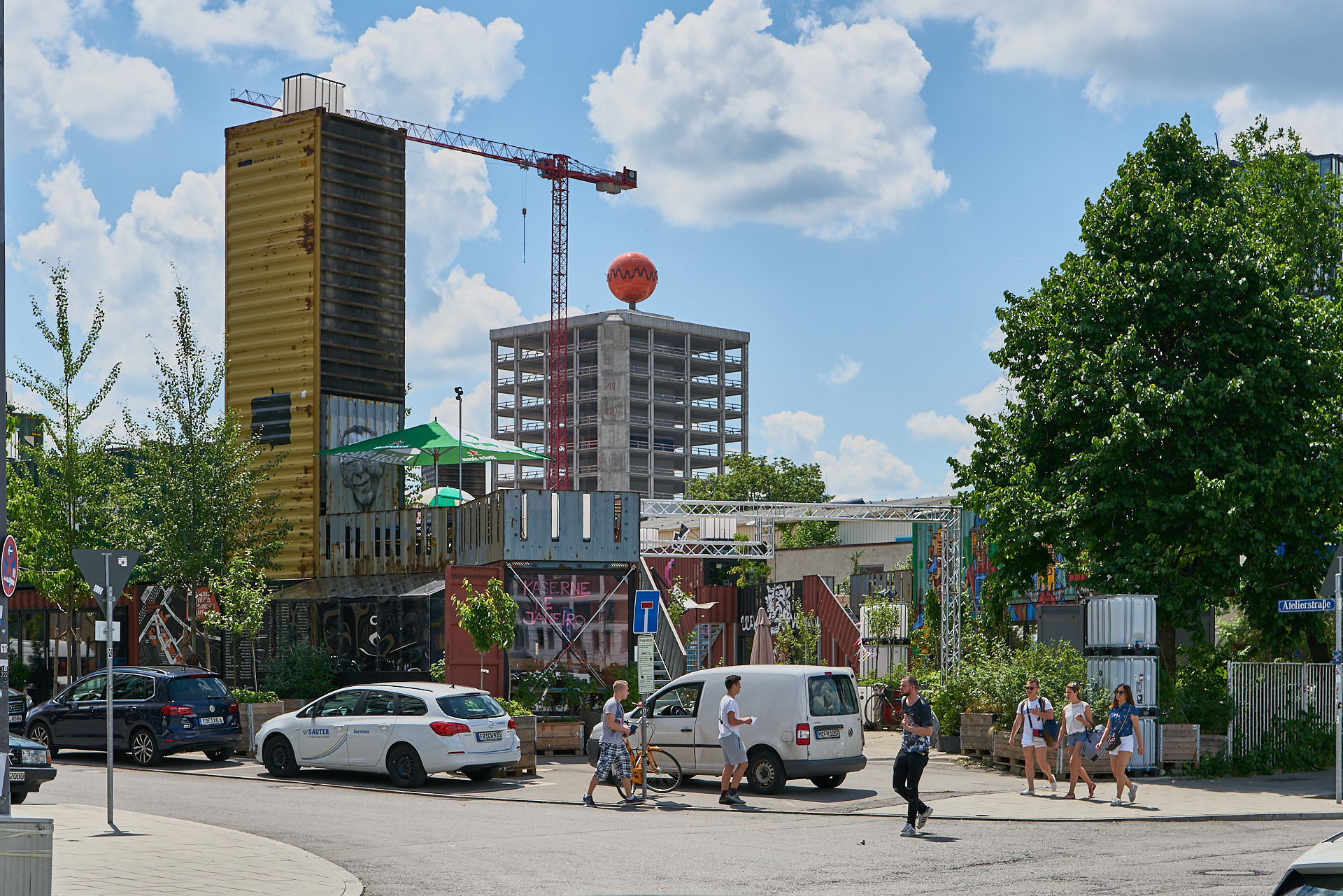 03.06.2017 - Das ATLAS Bürohochaus verliert seine Fassade