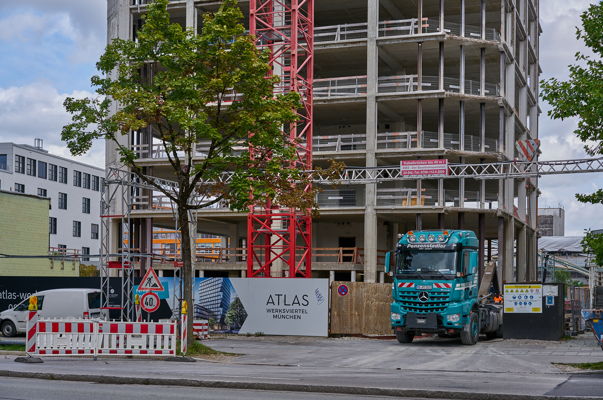 07.09.2017 - Die Entkernung des ATLAS Bürohauses im Werksviertel
