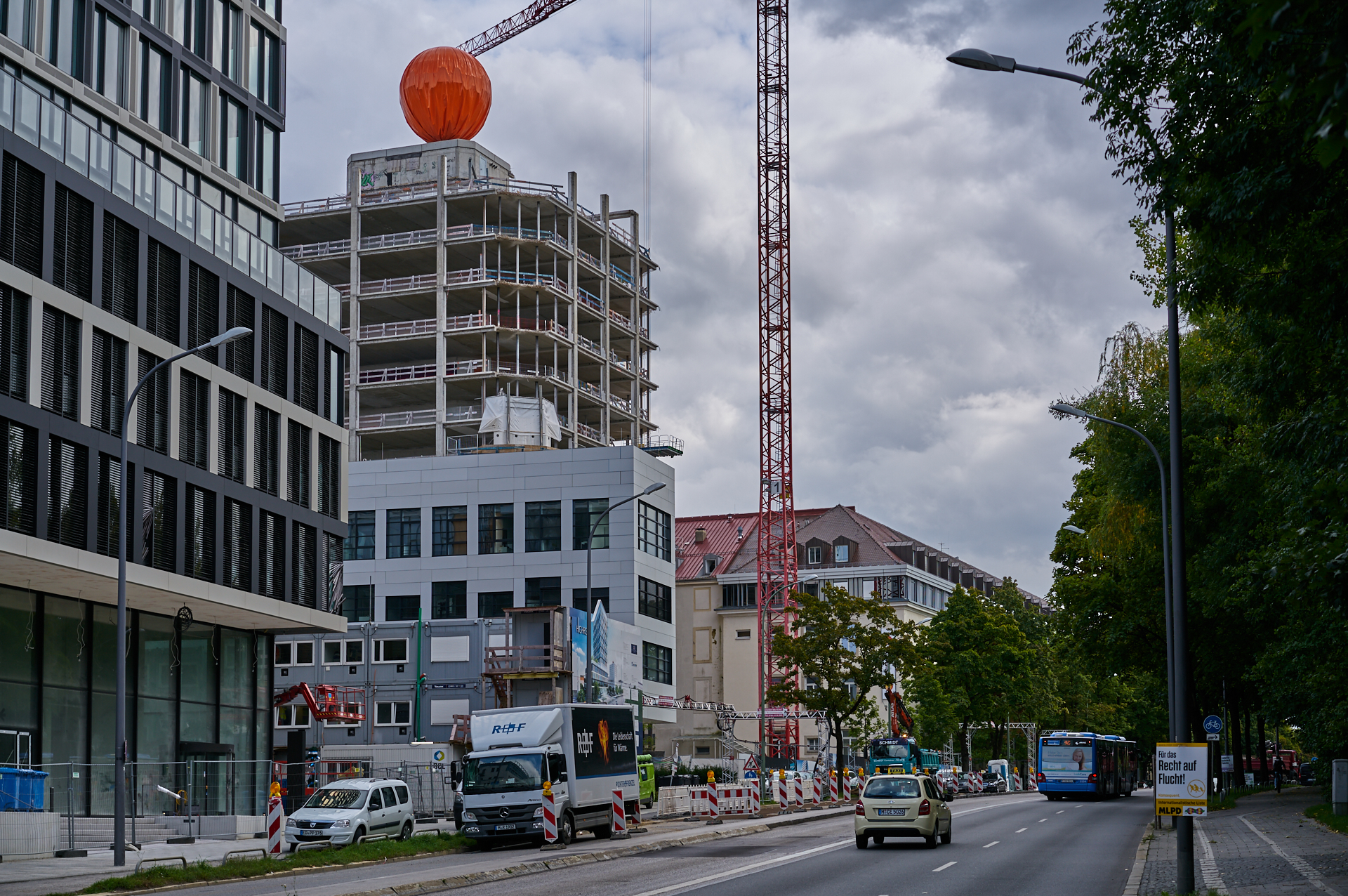07.09.2017 - Die Entkernung des ATLAS Bürohauses im Werksviertel