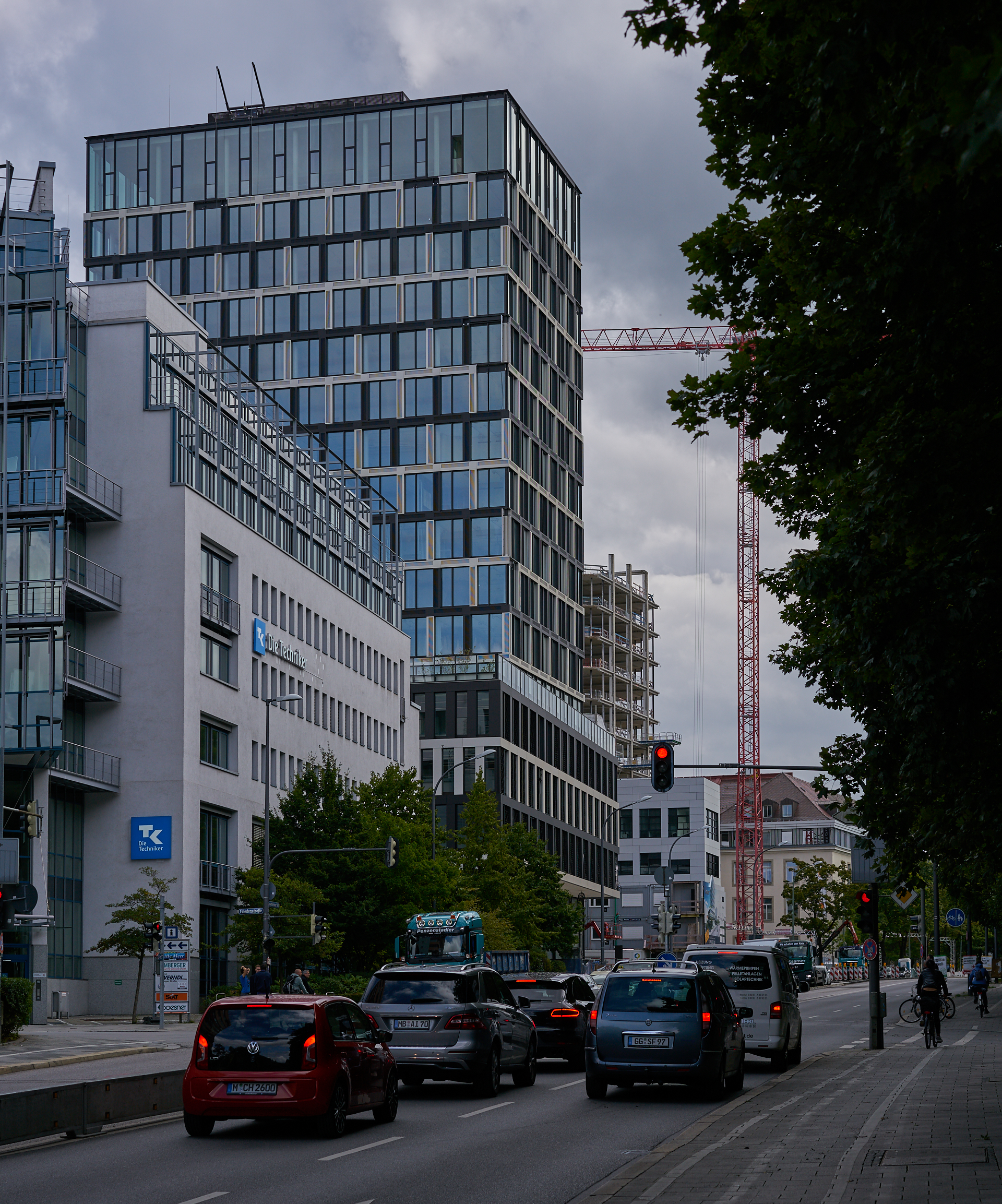 07.09.2017 - Die Entkernung des ATLAS Bürohauses im Werksviertel
