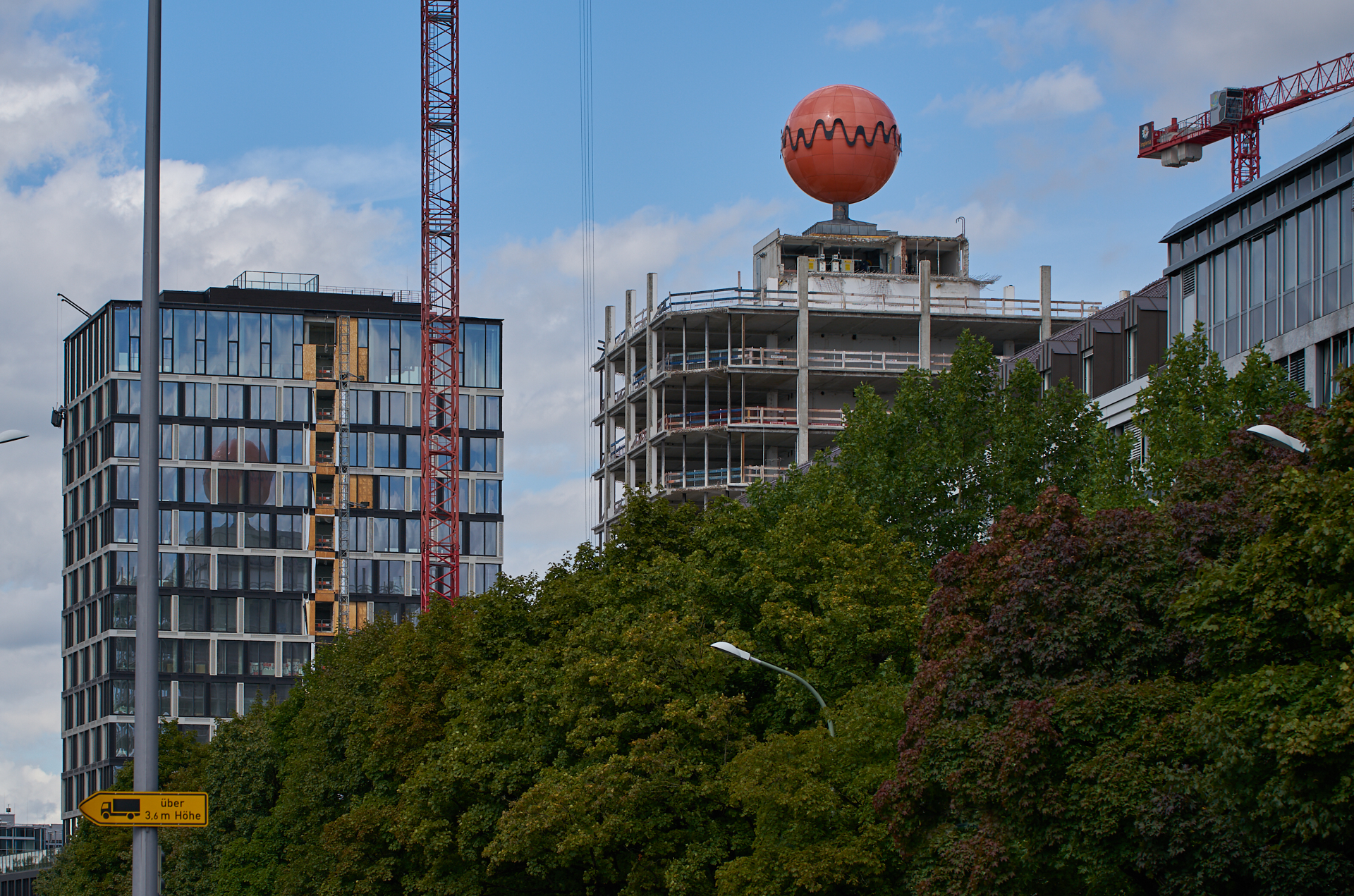 15.09.2017 - Das ATLSA Bürogebäude wird entkernt