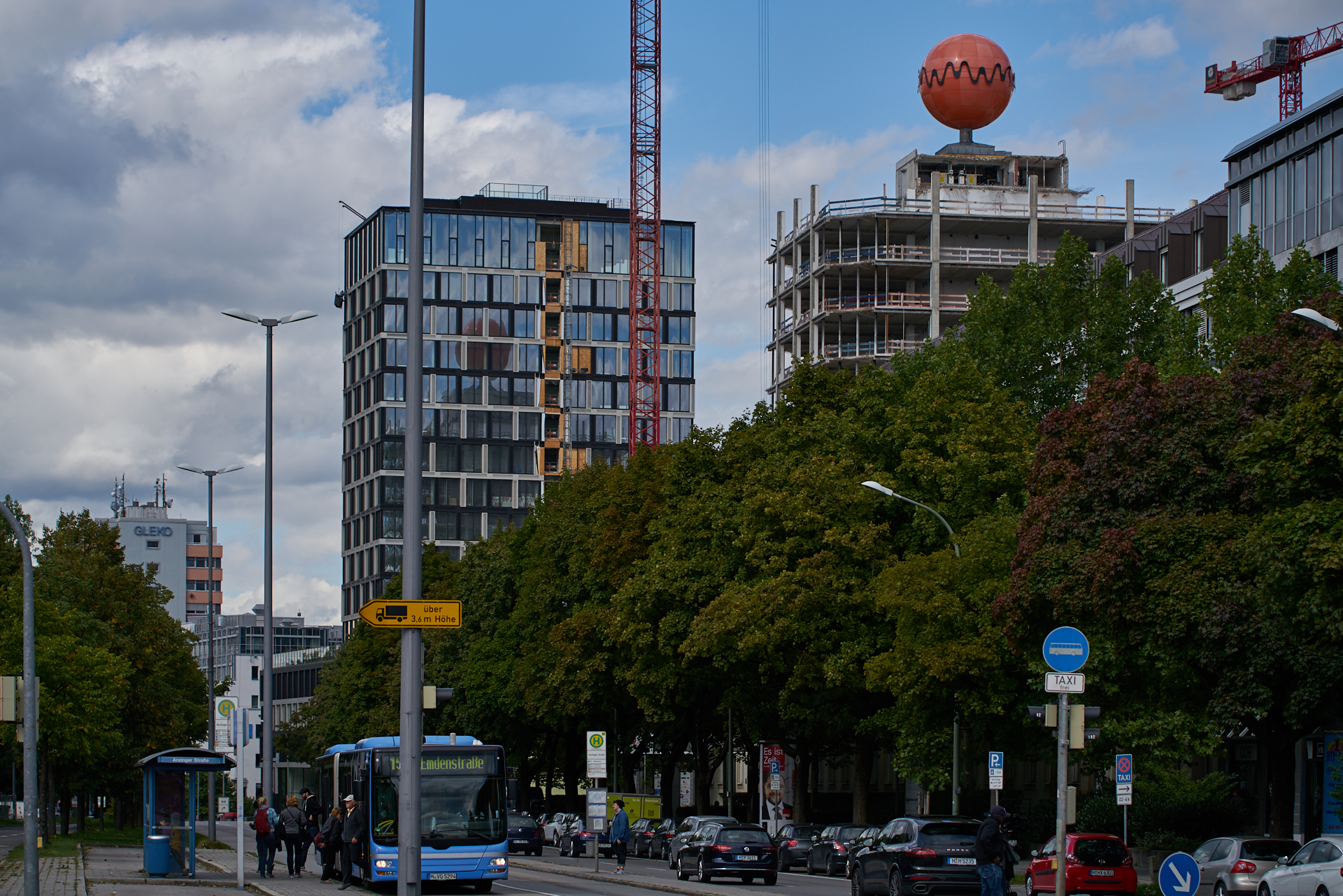 15.09.2017 - Das ATLSA Bürogebäude wird entkernt
