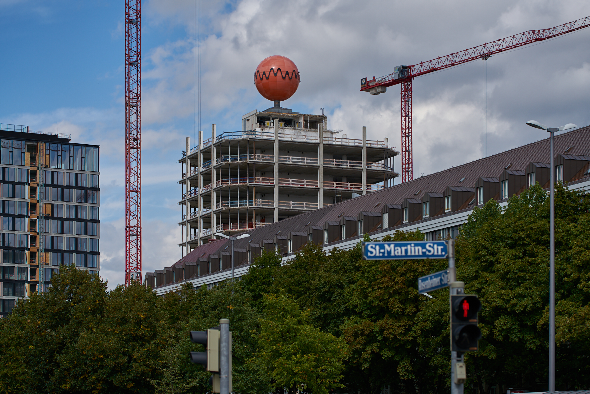 15.09.2017 - Das ATLSA Bürogebäude wird entkernt