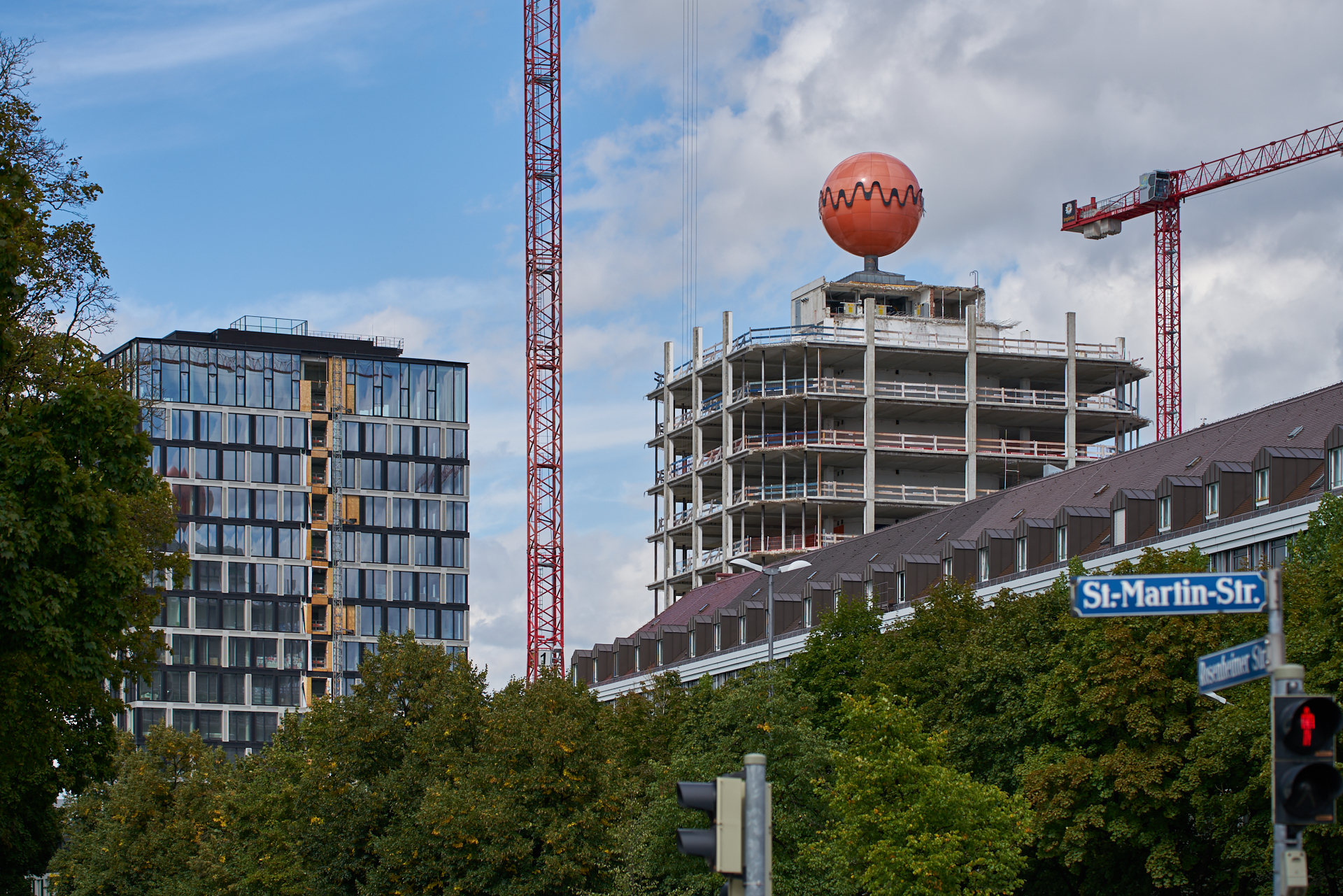 15.09.2017 - Das ATLSA Bürogebäude wird entkernt