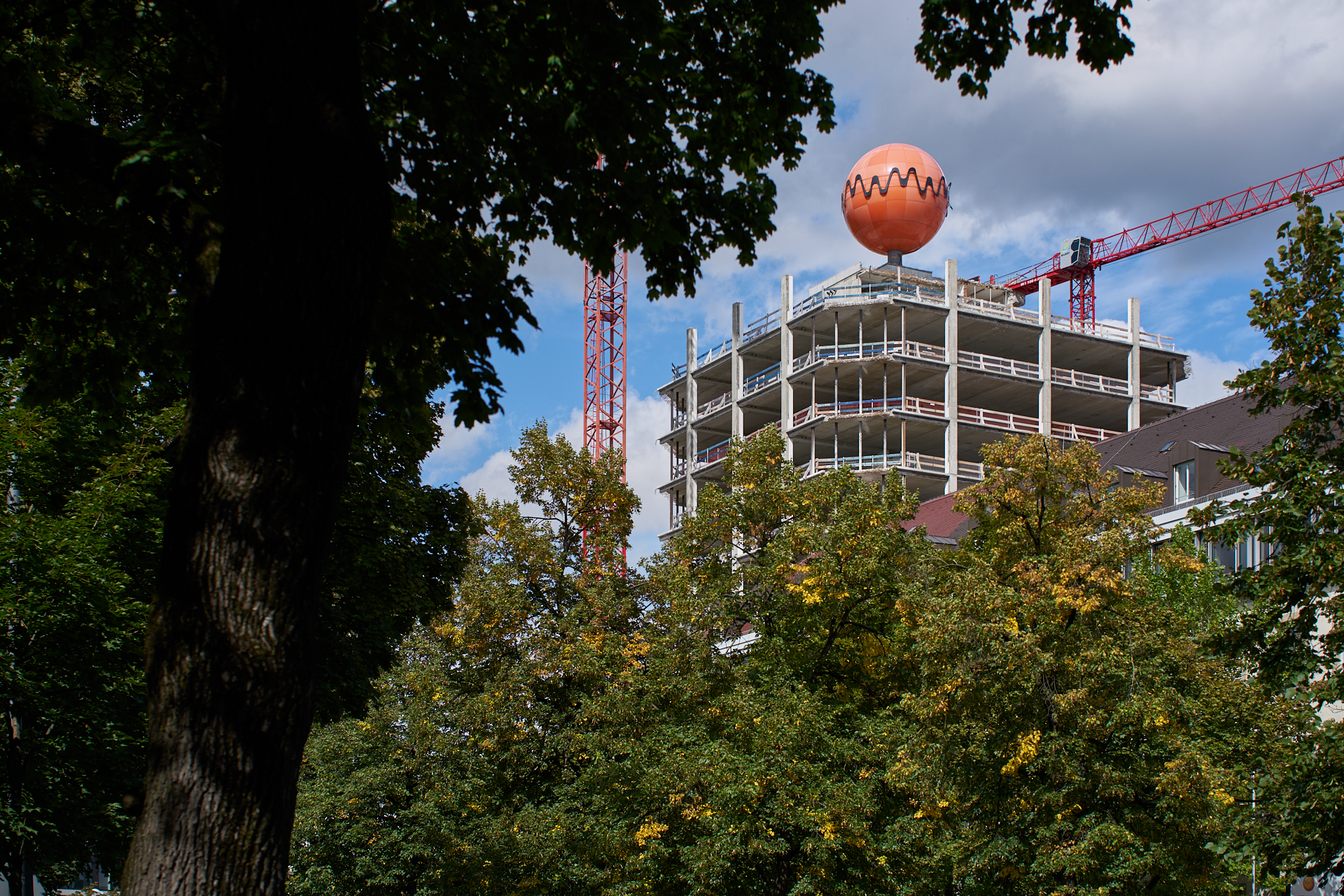 15.09.2017 - Das ATLSA Bürogebäude wird entkernt