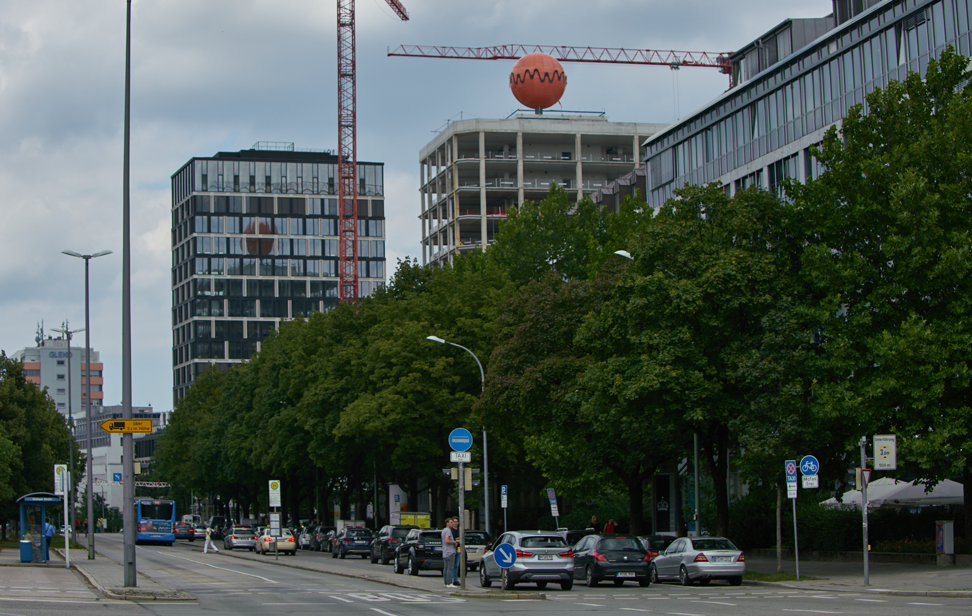 12.07.2018 - Das WERKSVIERTEL mit dem ATLAS-Gebäude im Aufbau