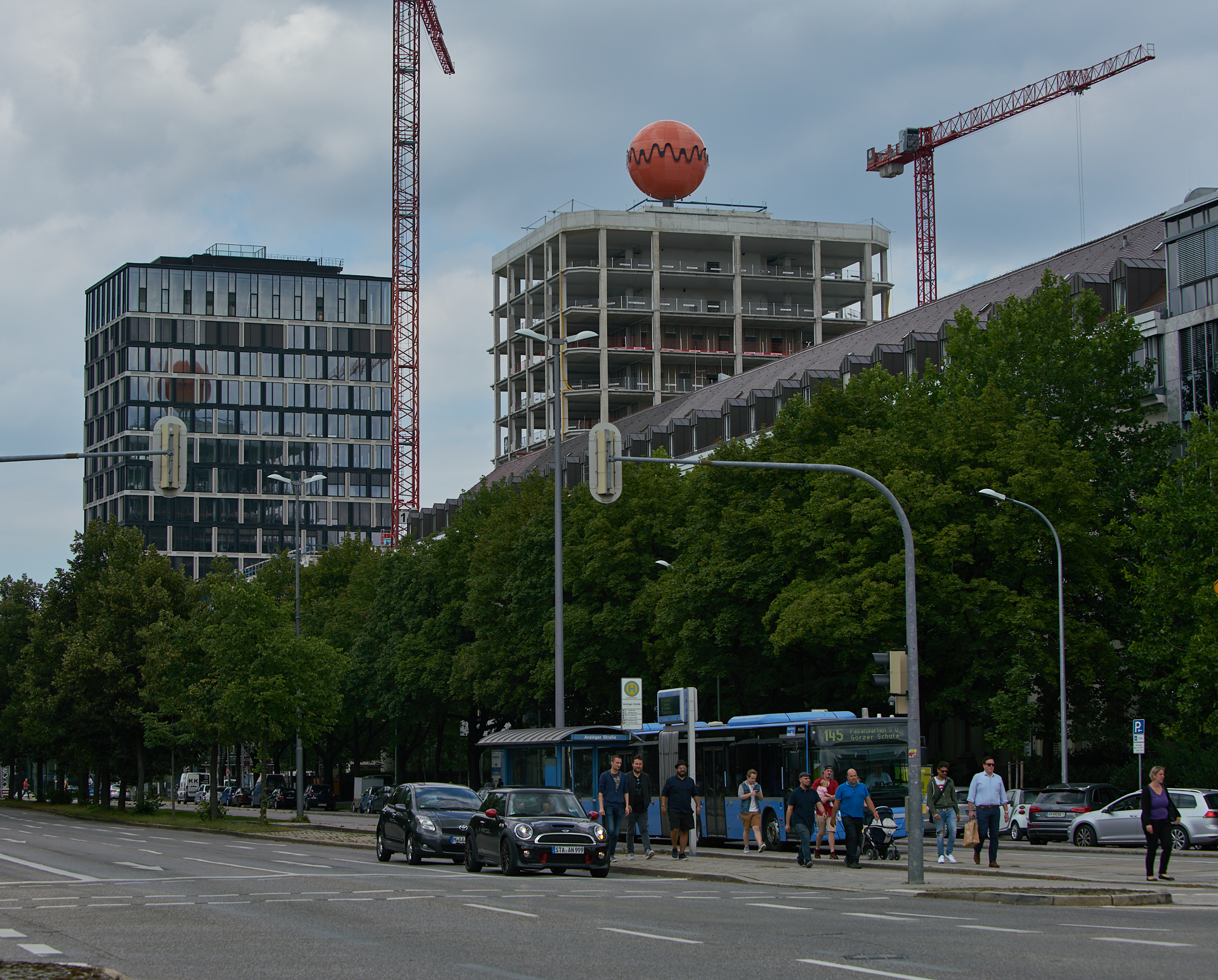 12.07.2018 - Das WERKSVIERTEL mit dem ATLAS-Gebäude im Aufbau