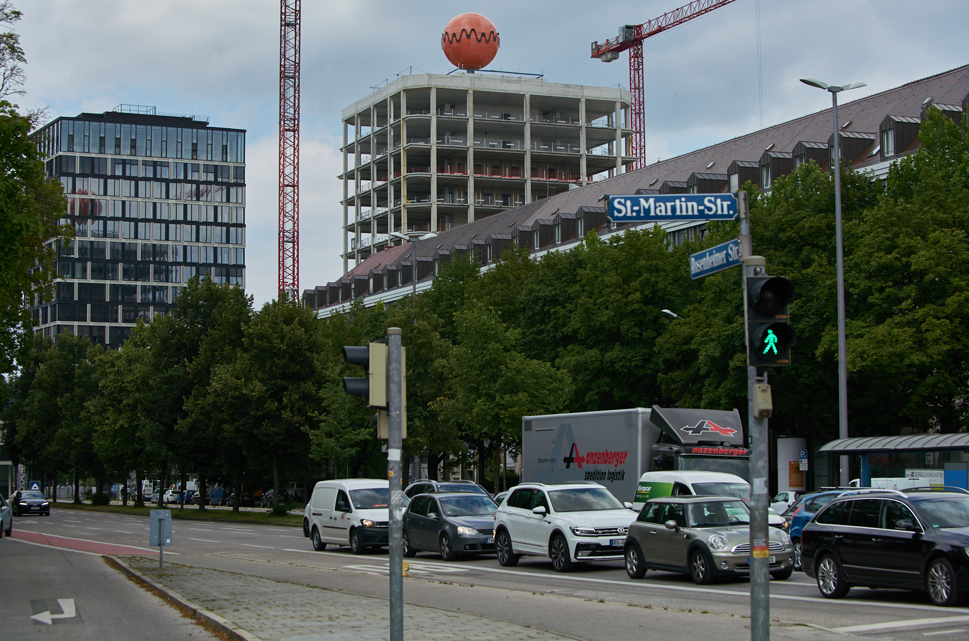 12.07.2018 - Das WERKSVIERTEL mit dem ATLAS-Gebäude im Aufbau