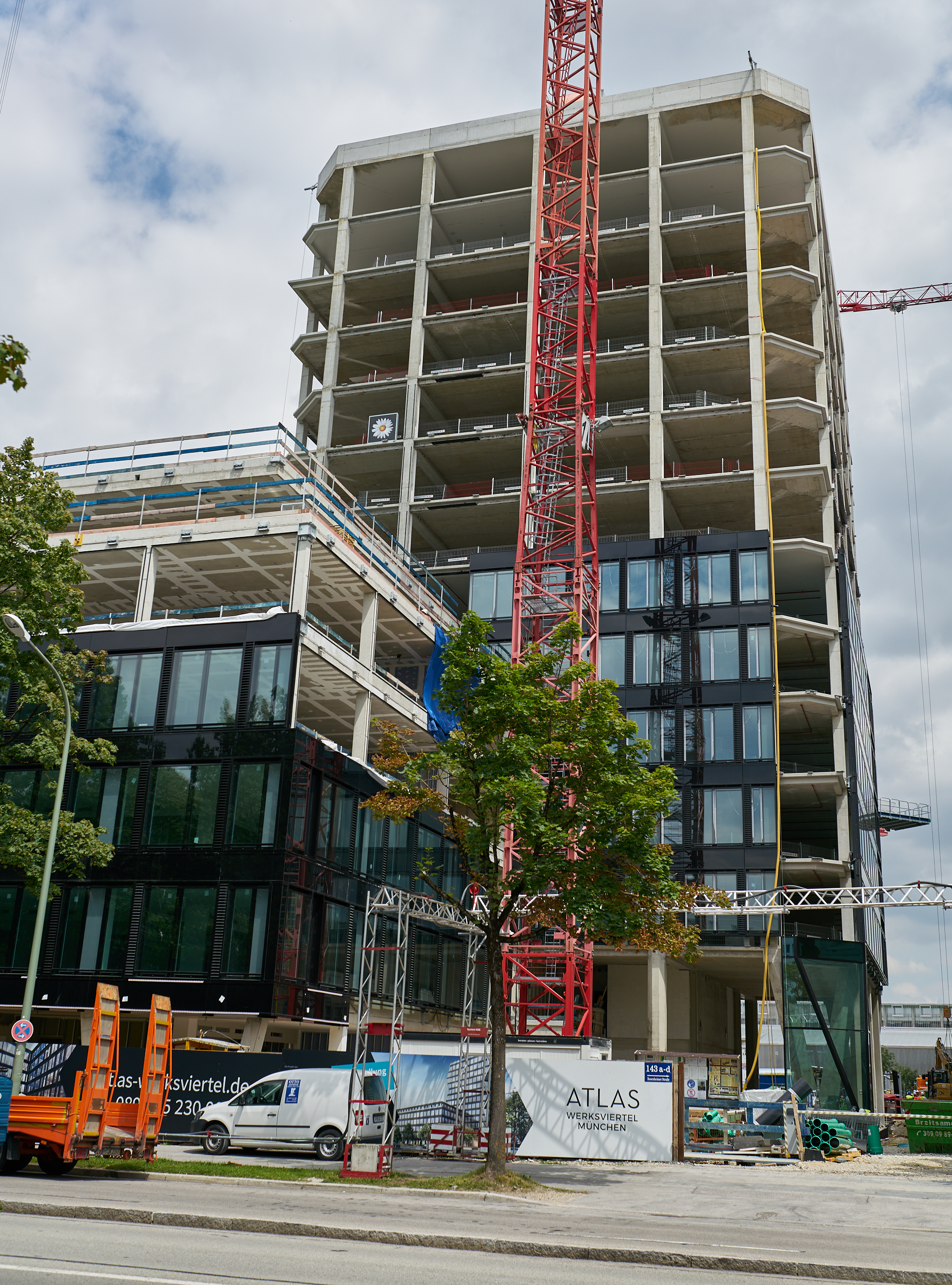12.07.2018 - Das WERKSVIERTEL mit dem ATLAS-Gebäude im Aufbau