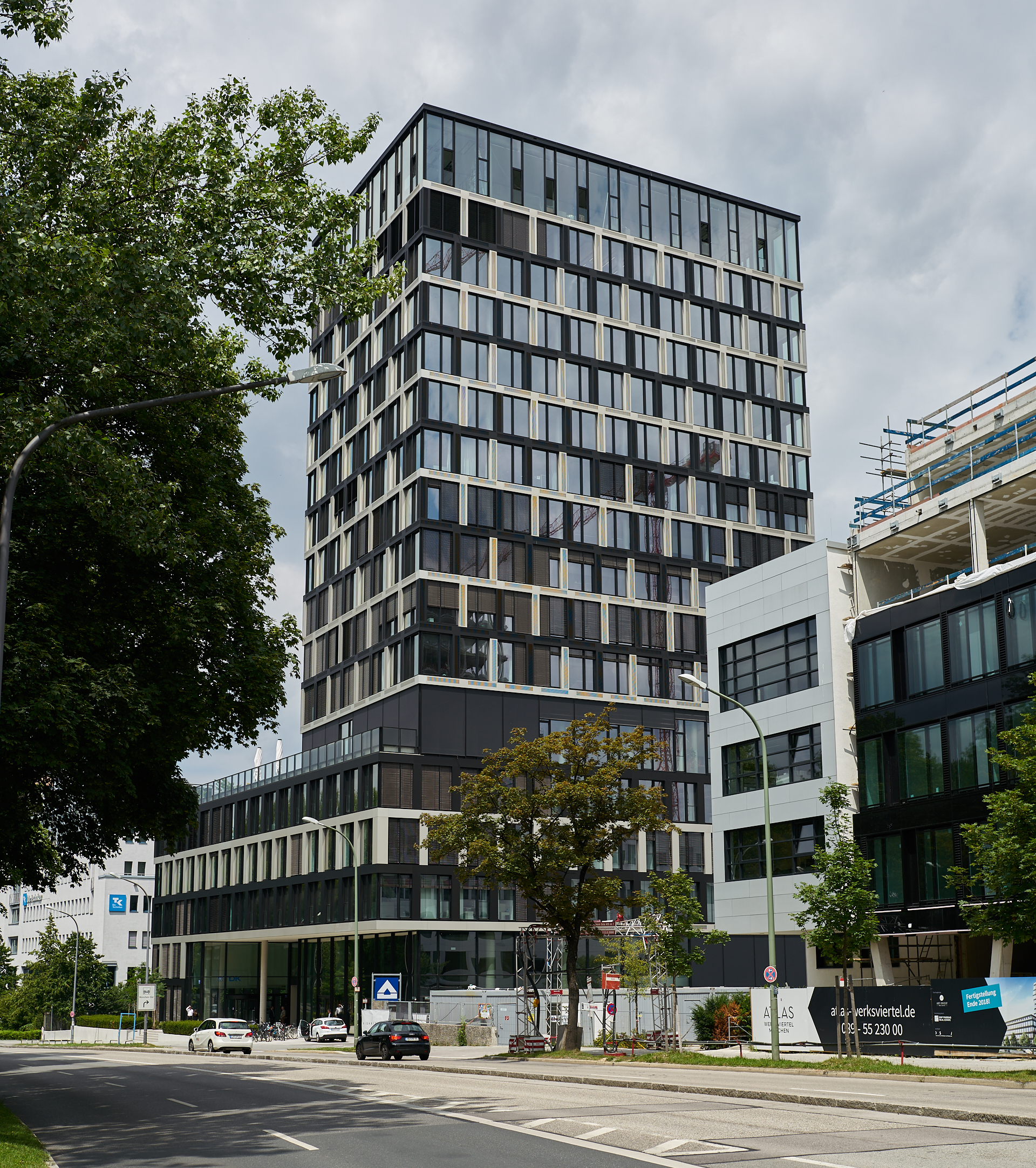 12.07.2018 - Das WERKSVIERTEL mit dem ATLAS-Gebäude im Aufbau