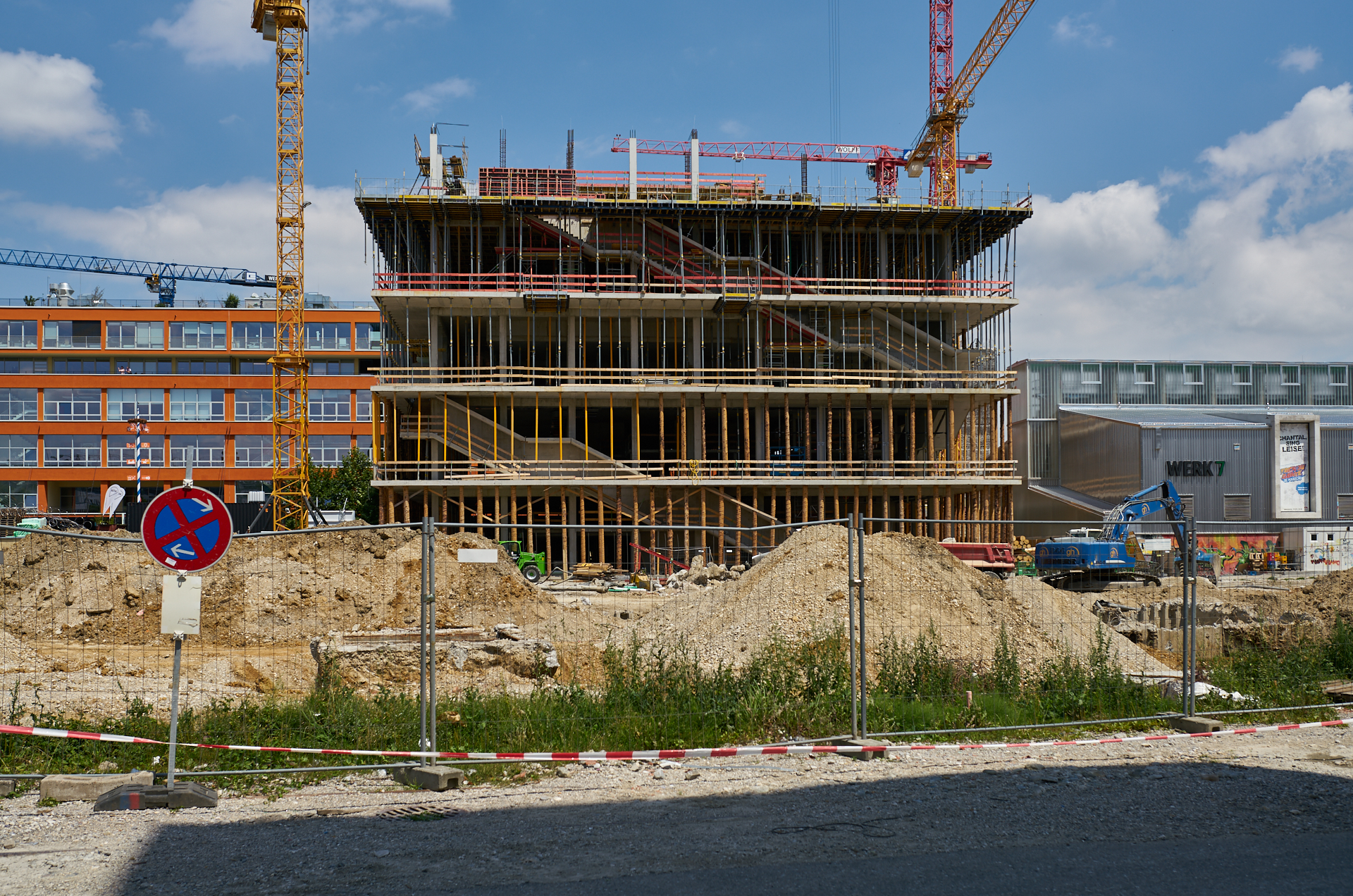 12.07.2018 - Das WERKSVIERTEL mit dem ATLAS-Gebäude im Aufbau