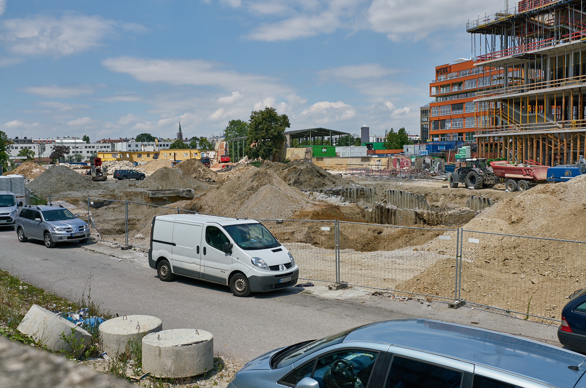 12.07.2018 - Das WERKSVIERTEL mit dem ATLAS-Gebäude im Aufbau