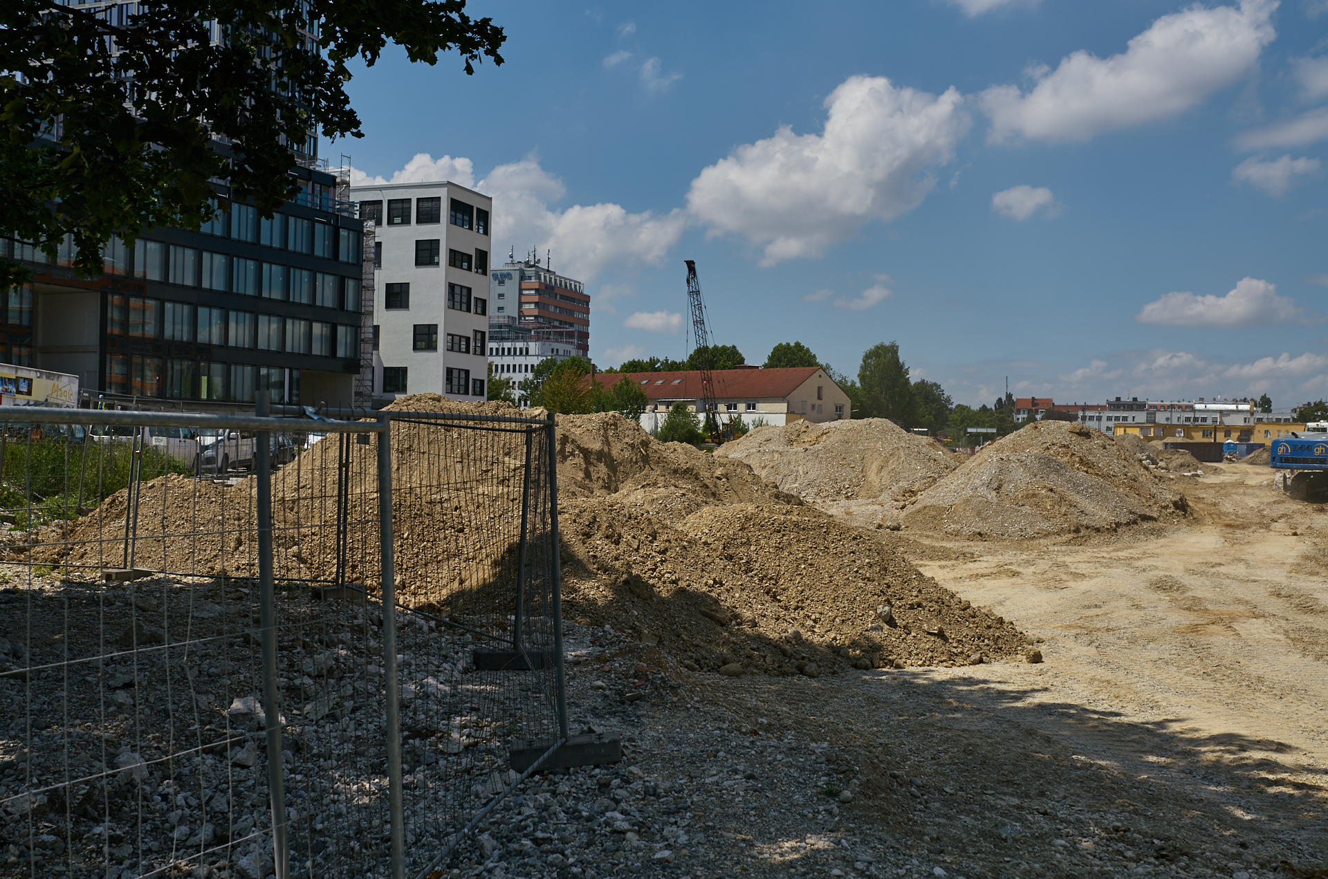 12.07.2018 - Das WERKSVIERTEL mit dem ATLAS-Gebäude im Aufbau
