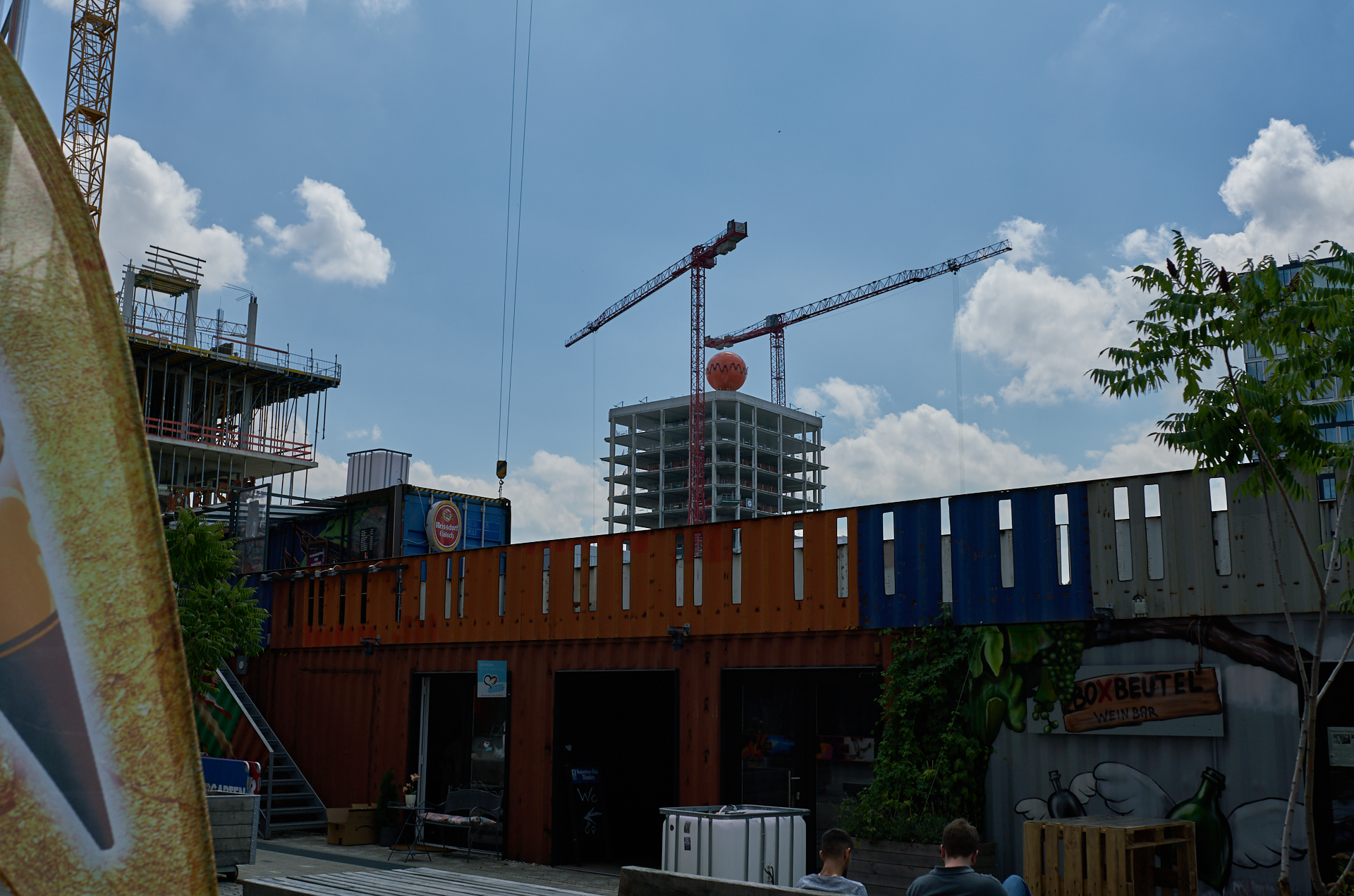 12.07.2018 - Das WERKSVIERTEL mit dem ATLAS-Gebäude im Aufbau