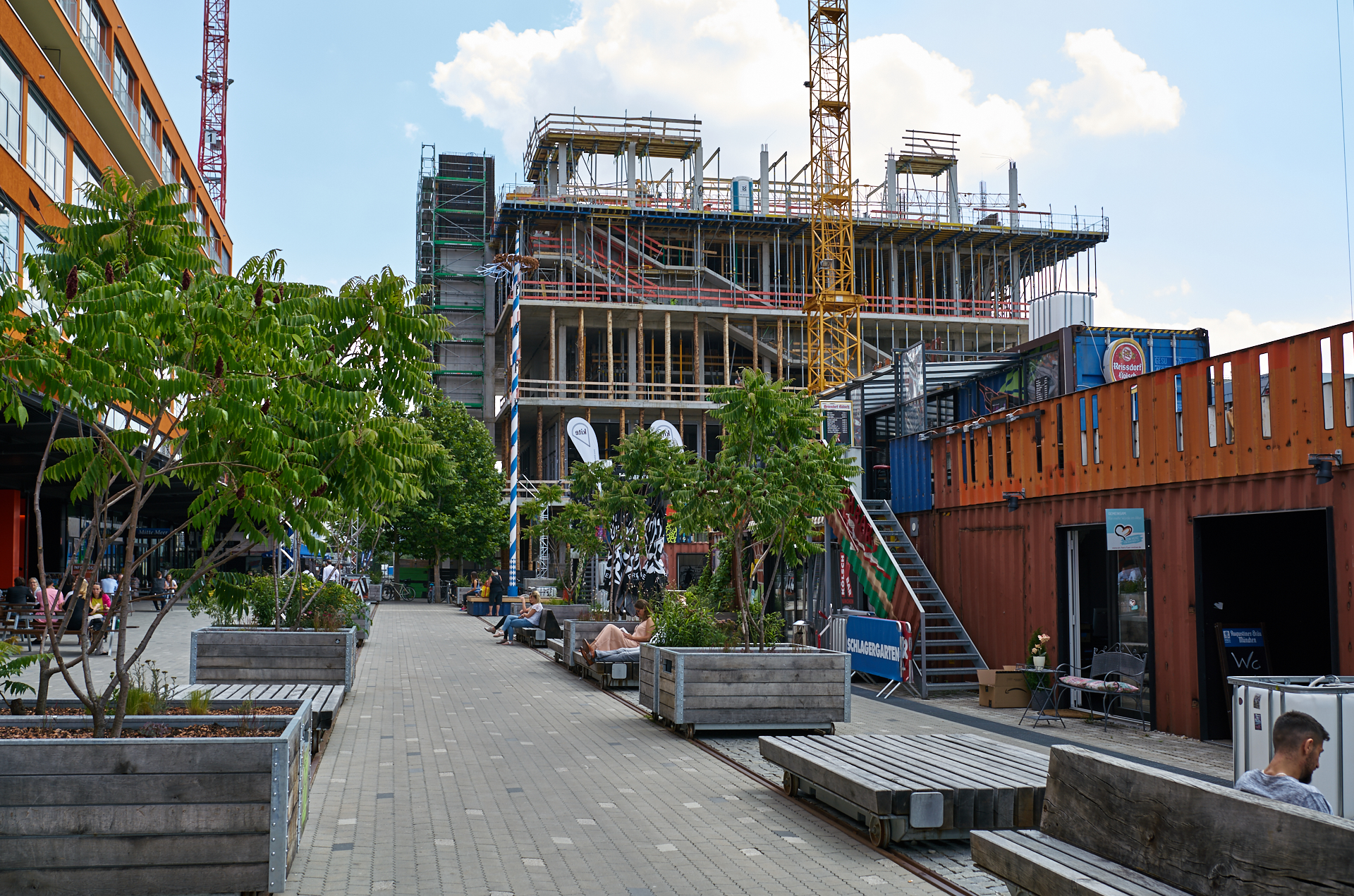 12.07.2018 - Das WERKSVIERTEL mit dem ATLAS-Gebäude im Aufbau