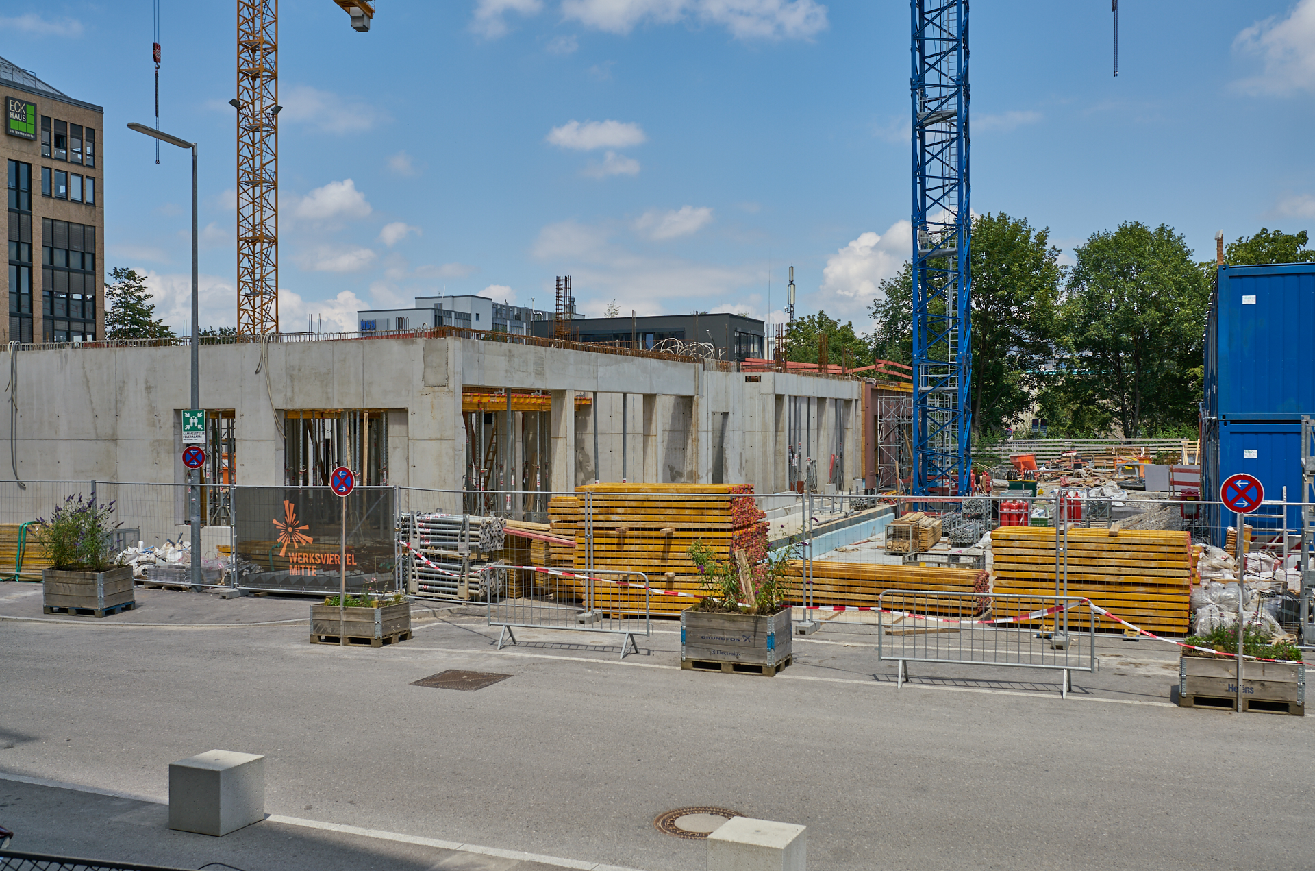 12.07.2018 - Das WERKSVIERTEL mit dem ATLAS-Gebäude im Aufbau