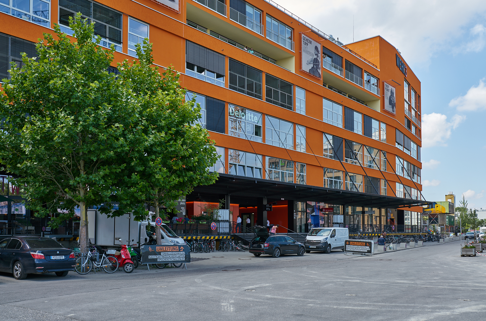 12.07.2018 - Das WERKSVIERTEL mit dem ATLAS-Gebäude im Aufbau