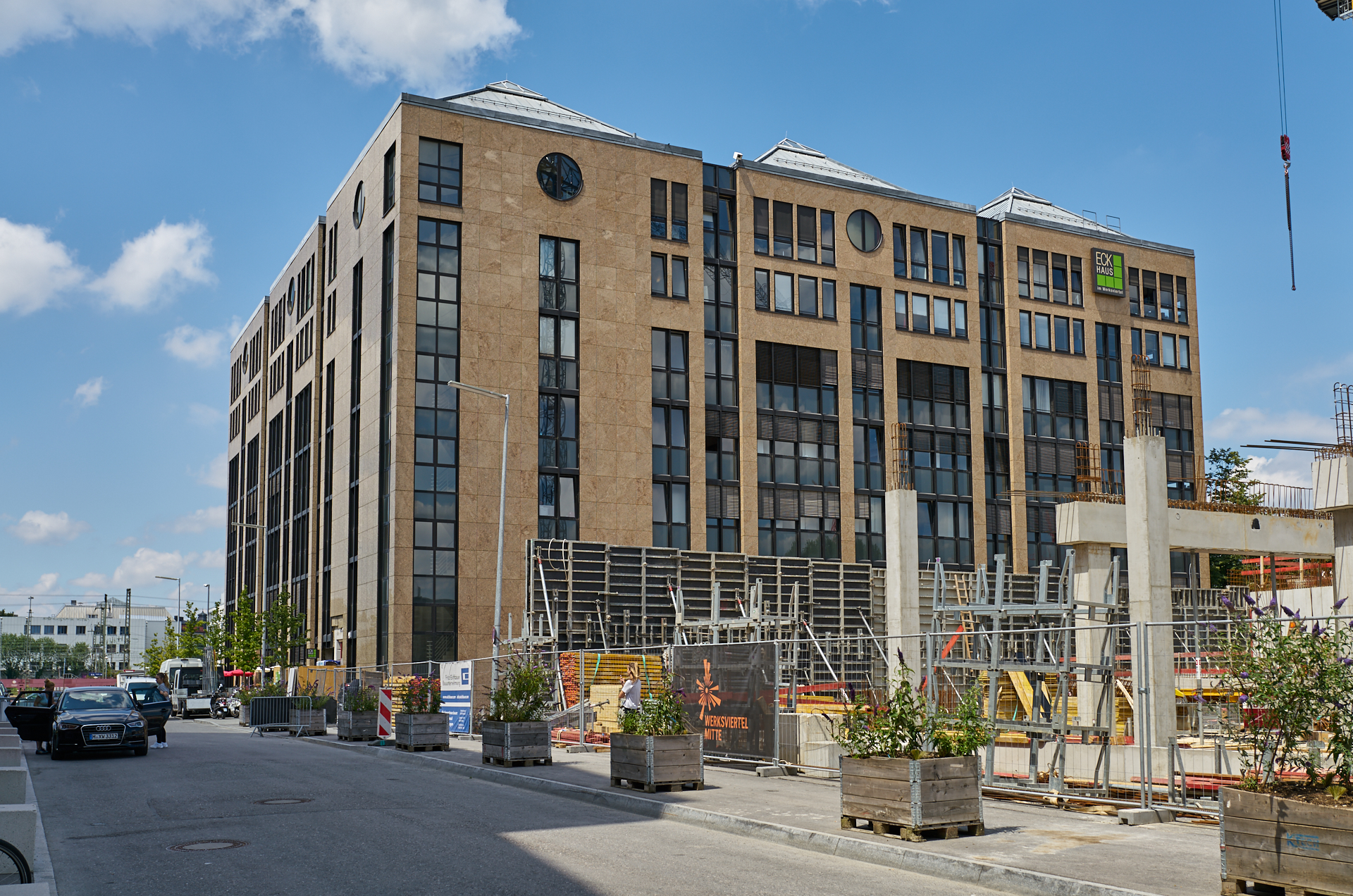 12.07.2018 - Das WERKSVIERTEL mit dem ATLAS-Gebäude im Aufbau