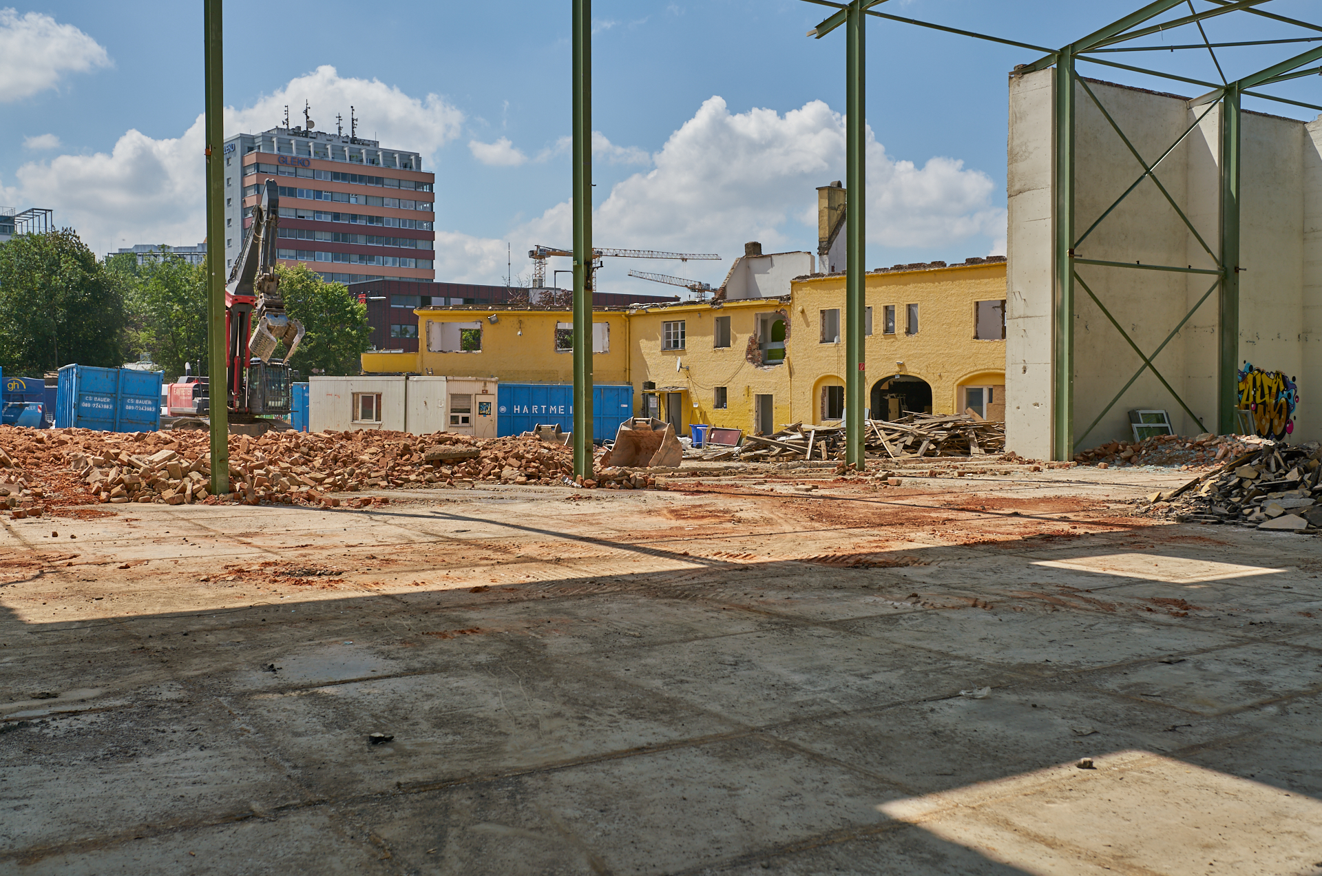 12.07.2018 - Das WERKSVIERTEL mit dem ATLAS-Gebäude im Aufbau