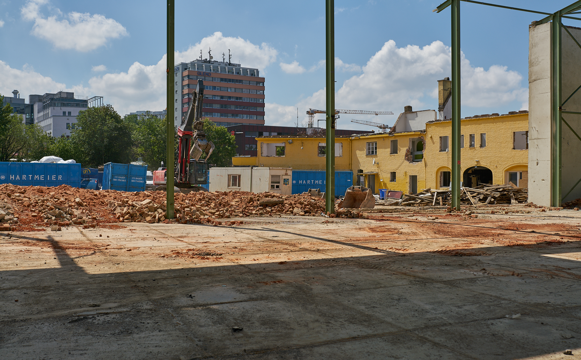12.07.2018 - Das WERKSVIERTEL mit dem ATLAS-Gebäude im Aufbau