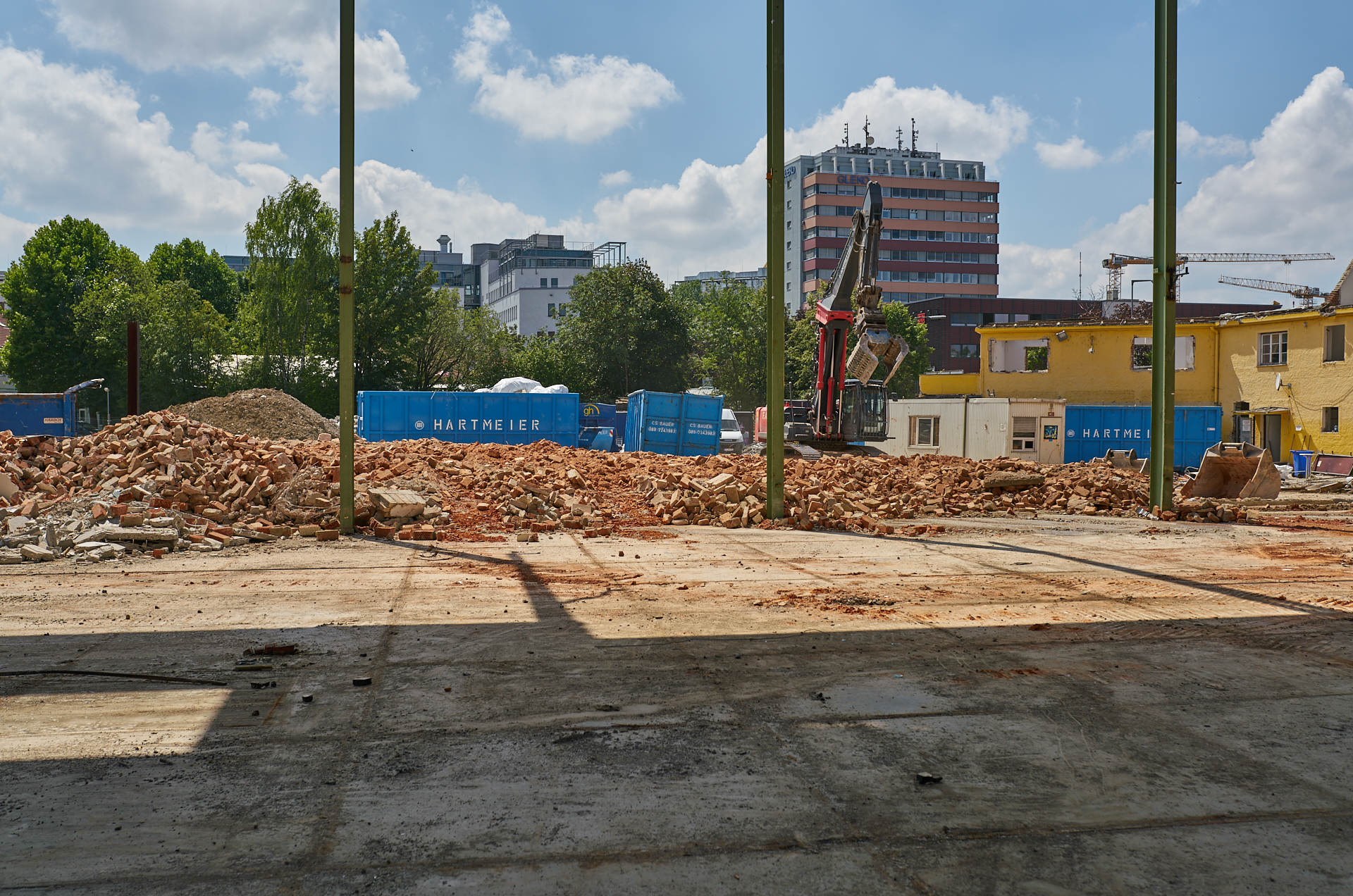12.07.2018 - Das WERKSVIERTEL mit dem ATLAS-Gebäude im Aufbau