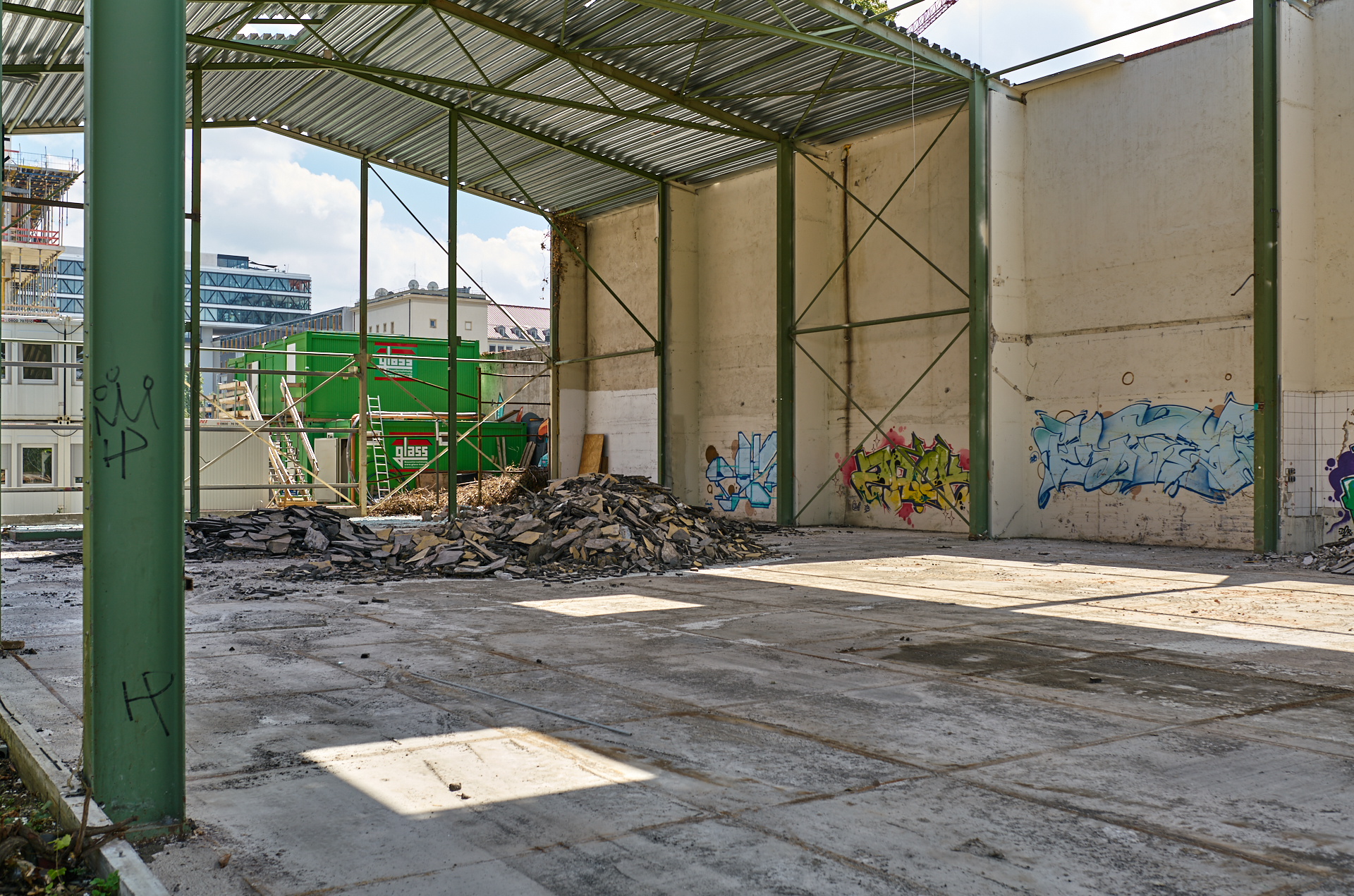 12.07.2018 - Das WERKSVIERTEL mit dem ATLAS-Gebäude im Aufbau