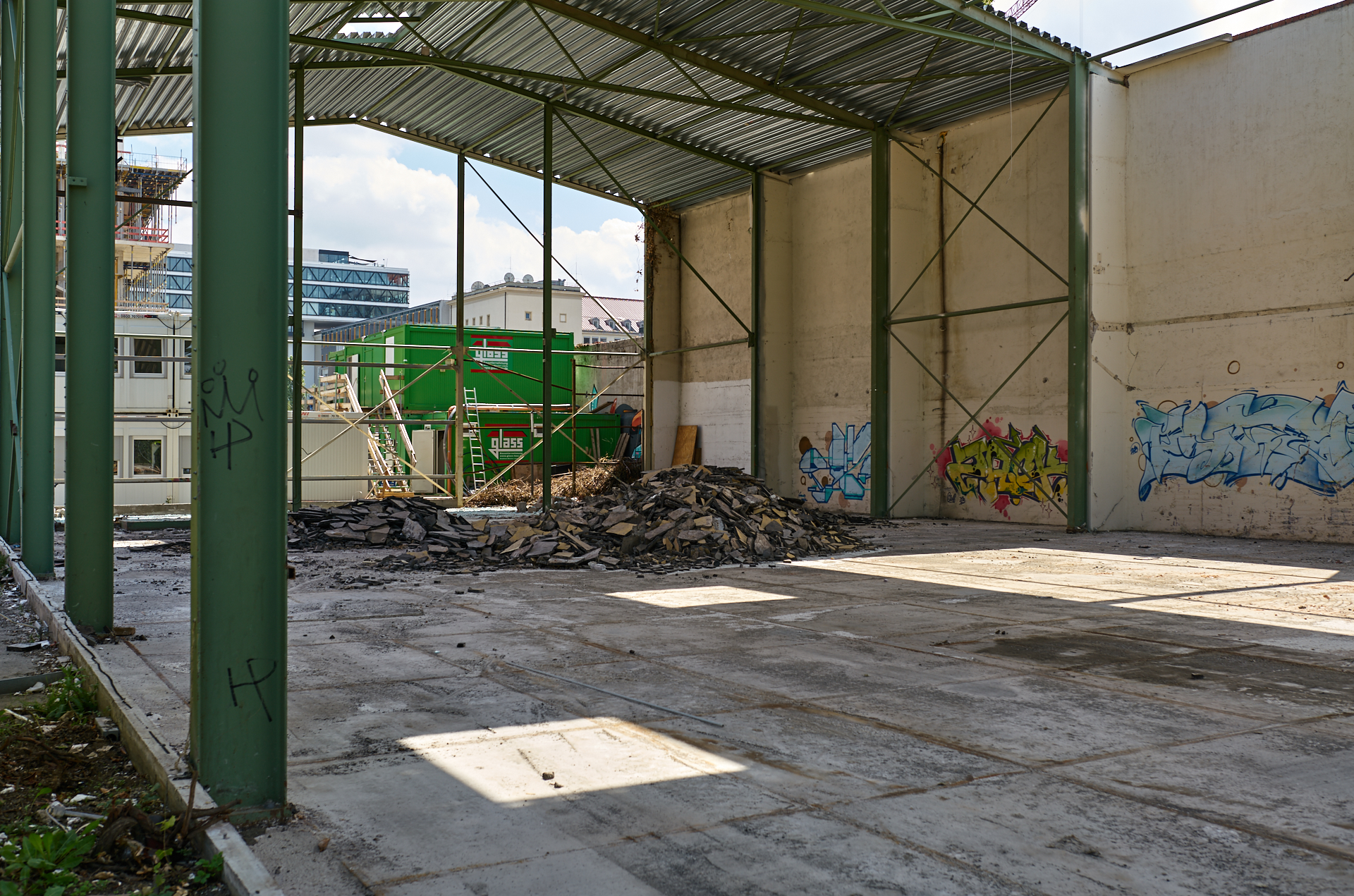 12.07.2018 - Das WERKSVIERTEL mit dem ATLAS-Gebäude im Aufbau