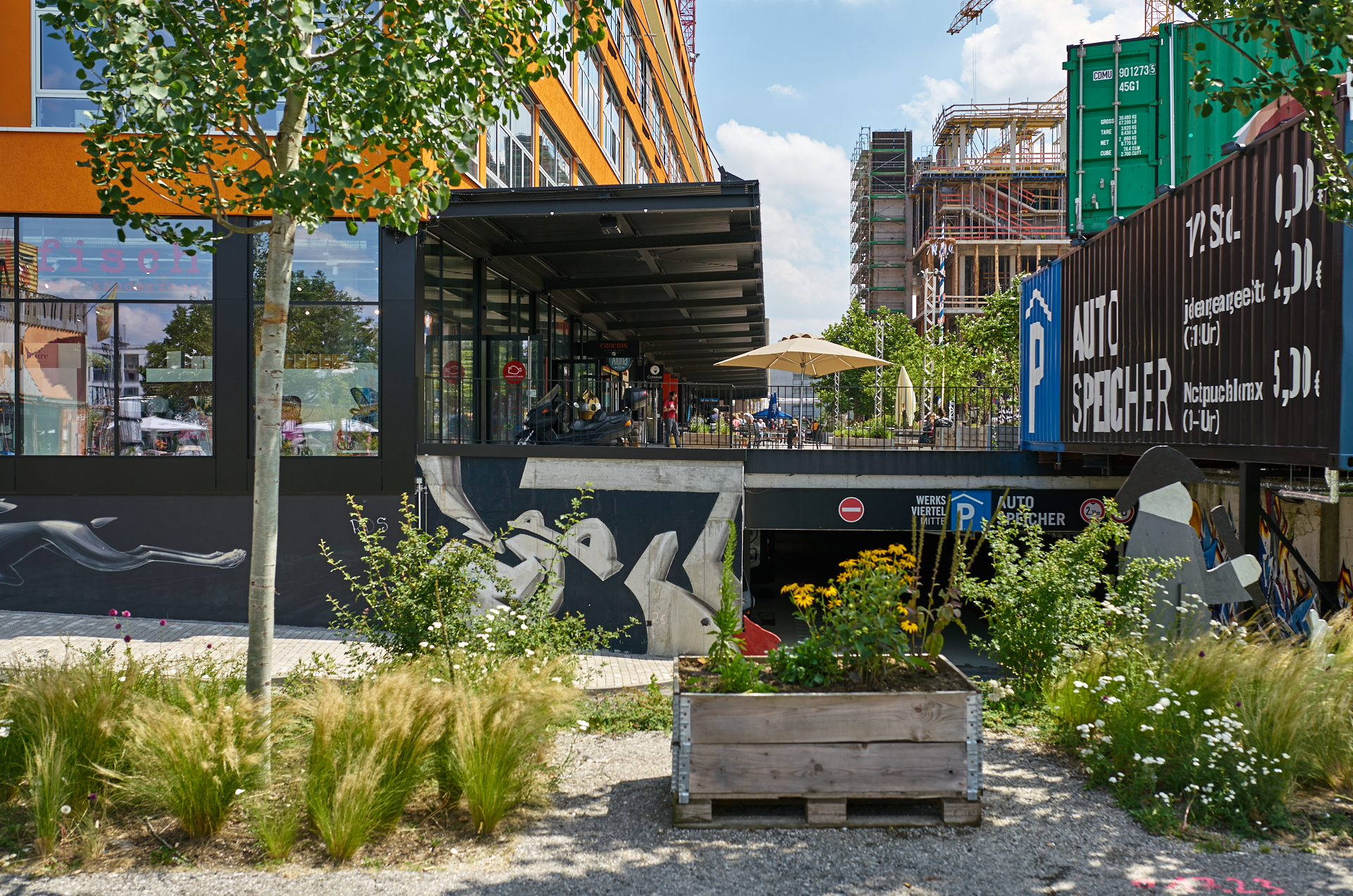 12.07.2018 - Das WERKSVIERTEL mit dem ATLAS-Gebäude im Aufbau