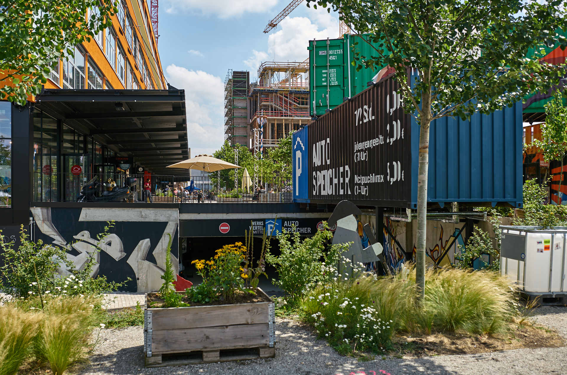 12.07.2018 - Das WERKSVIERTEL mit dem ATLAS-Gebäude im Aufbau