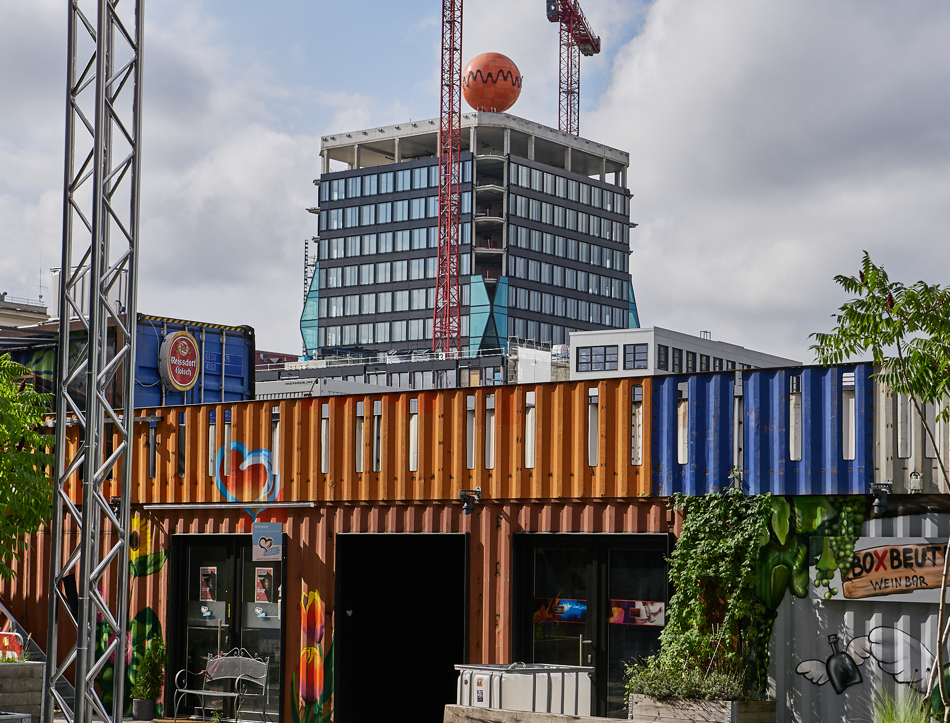 08.09.2018 - Das ATLAS Hochhaus im WERKSVIERTEK wird langsam fertig
