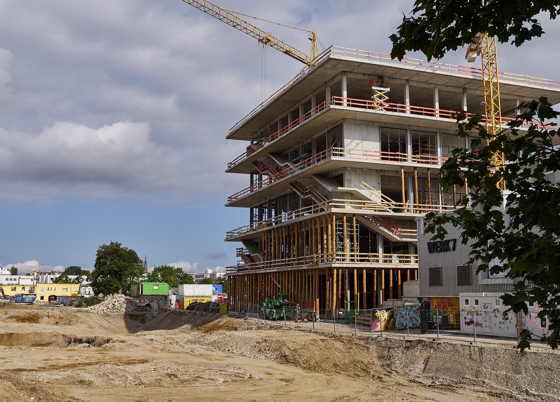 08.09.2018 - Das ATLAS Hochhaus im WERKSVIERTEK wird langsam fertig