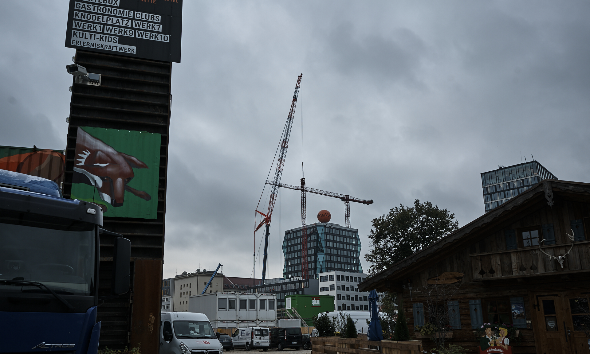 #Kunspark Ost, #ATLAS, #Kranabbau, #Baustelle, #Atlas Bürokomplex, #Allianz,