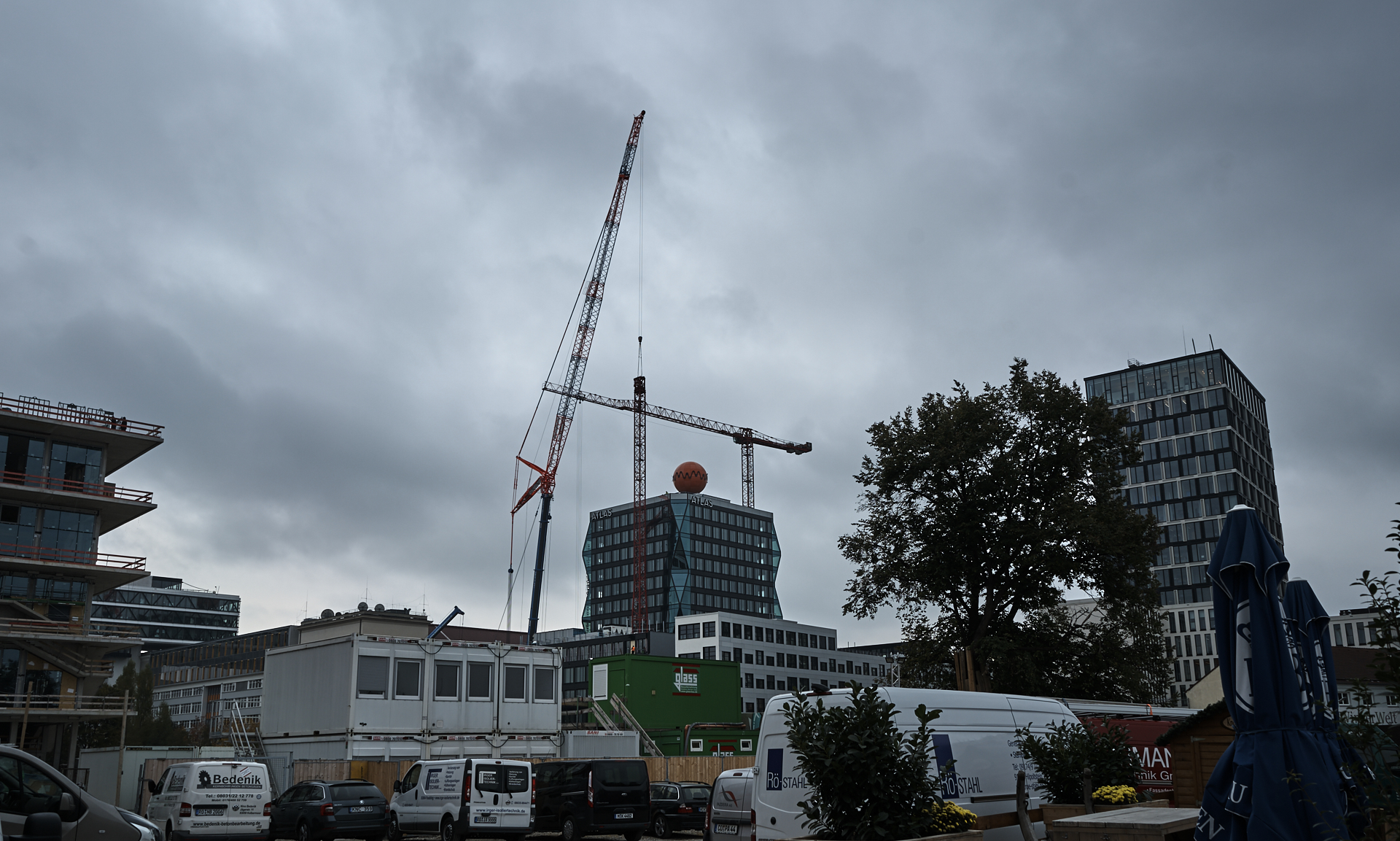 #Kunspark Ost, #ATLAS, #Kranabbau, #Baustelle, #Atlas Bürokomplex, #Allianz,