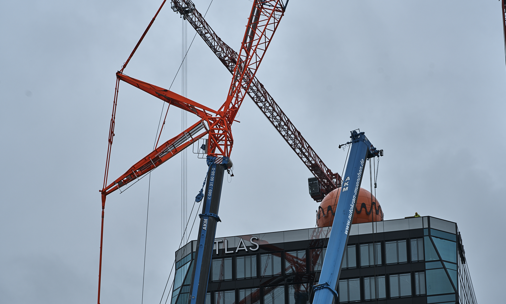 #Kunspark Ost, #ATLAS, #Kranabbau, #Baustelle, #Atlas Bürokomplex, #Allianz,