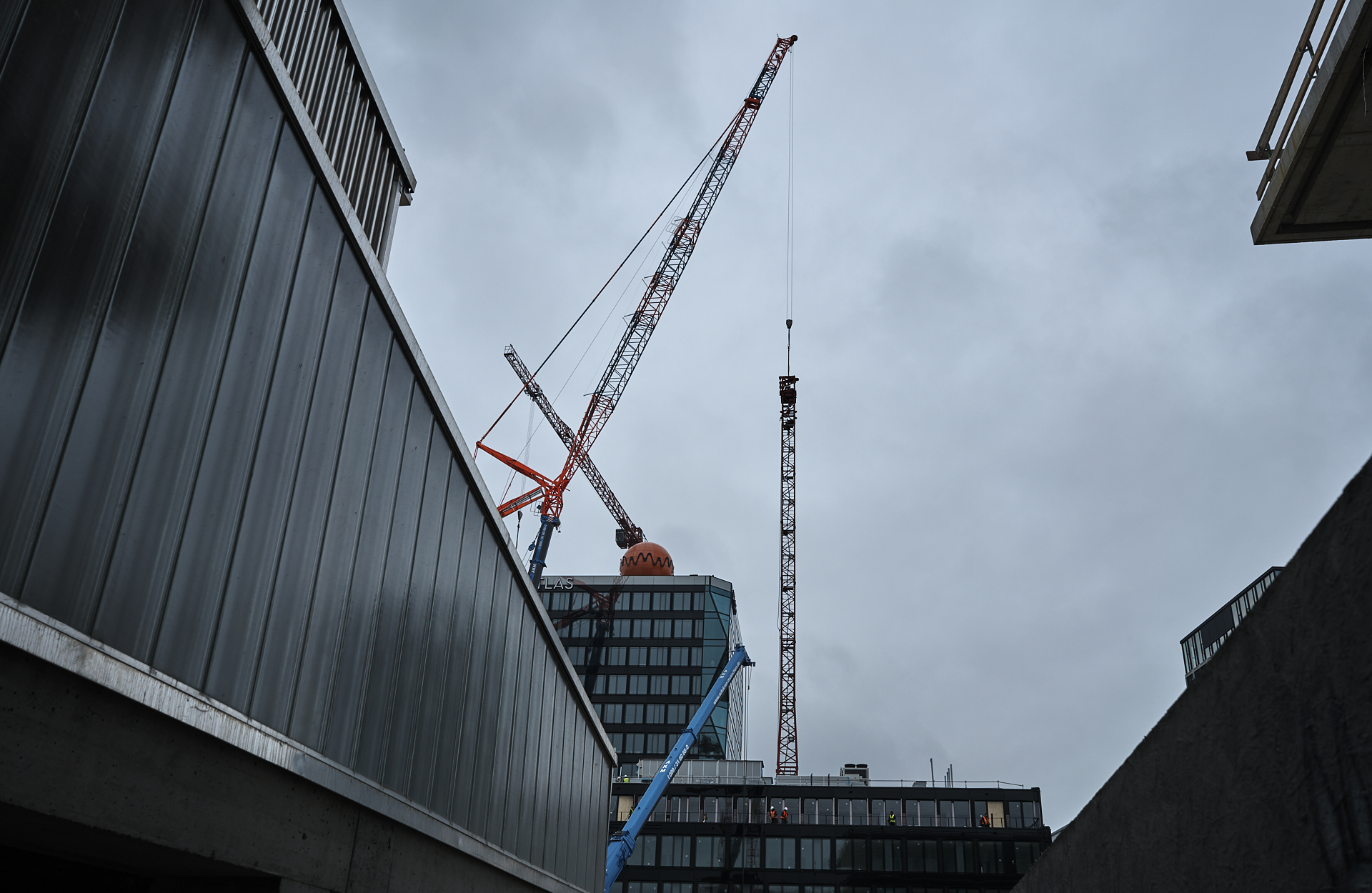 #Kunspark Ost, #ATLAS, #Kranabbau, #Baustelle, #Atlas Bürokomplex, #Allianz,