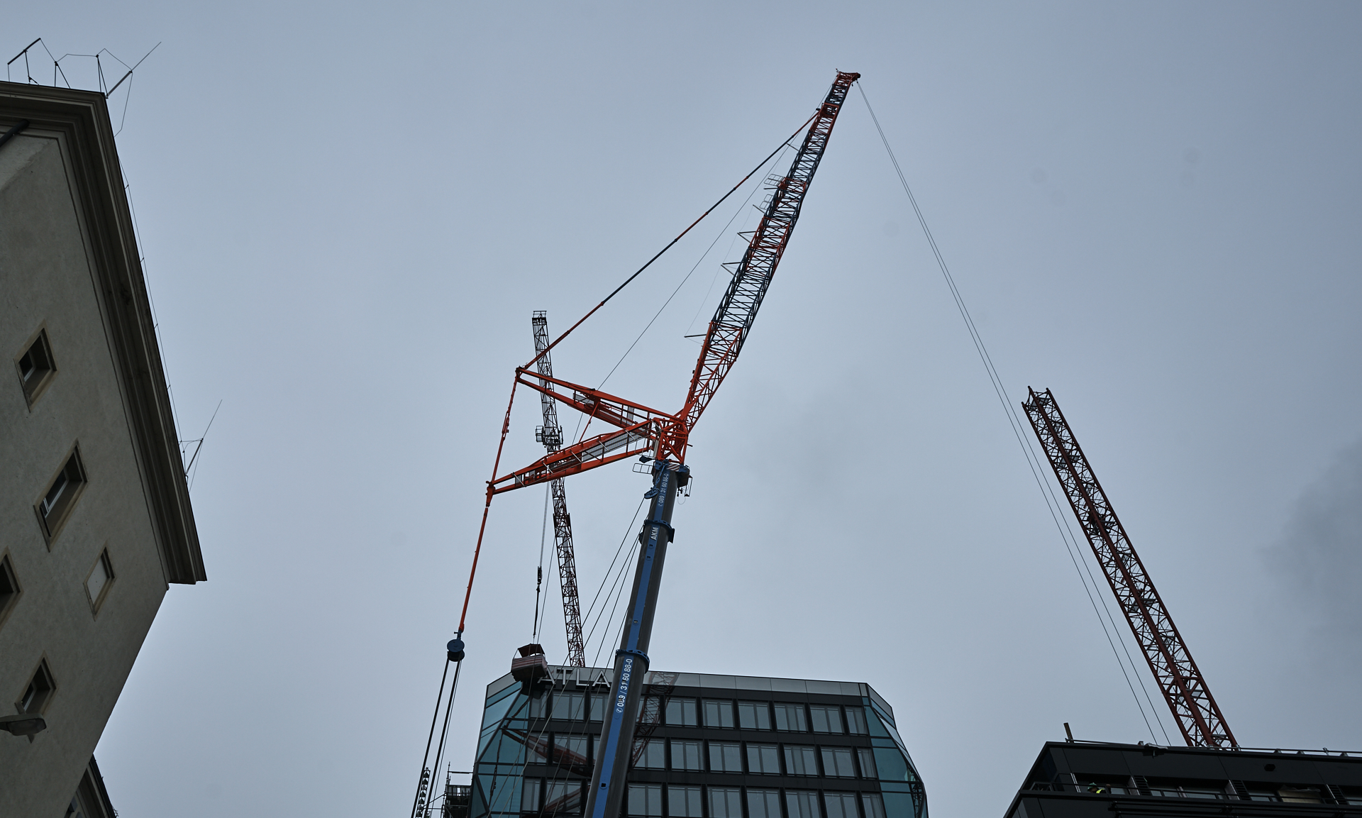#Kunspark Ost, #ATLAS, #Kranabbau, #Baustelle, #Atlas Bürokomplex, #Allianz,