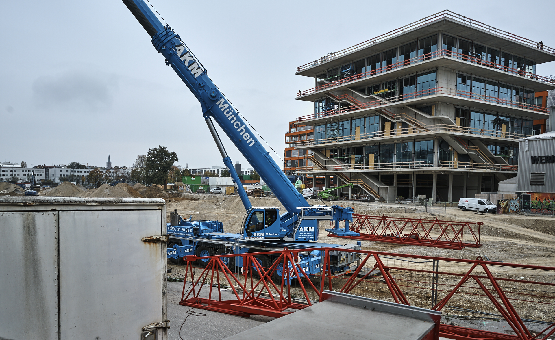 #Kunspark Ost, #ATLAS, #Kranabbau, #Baustelle, #Atlas Bürokomplex, #Allianz,