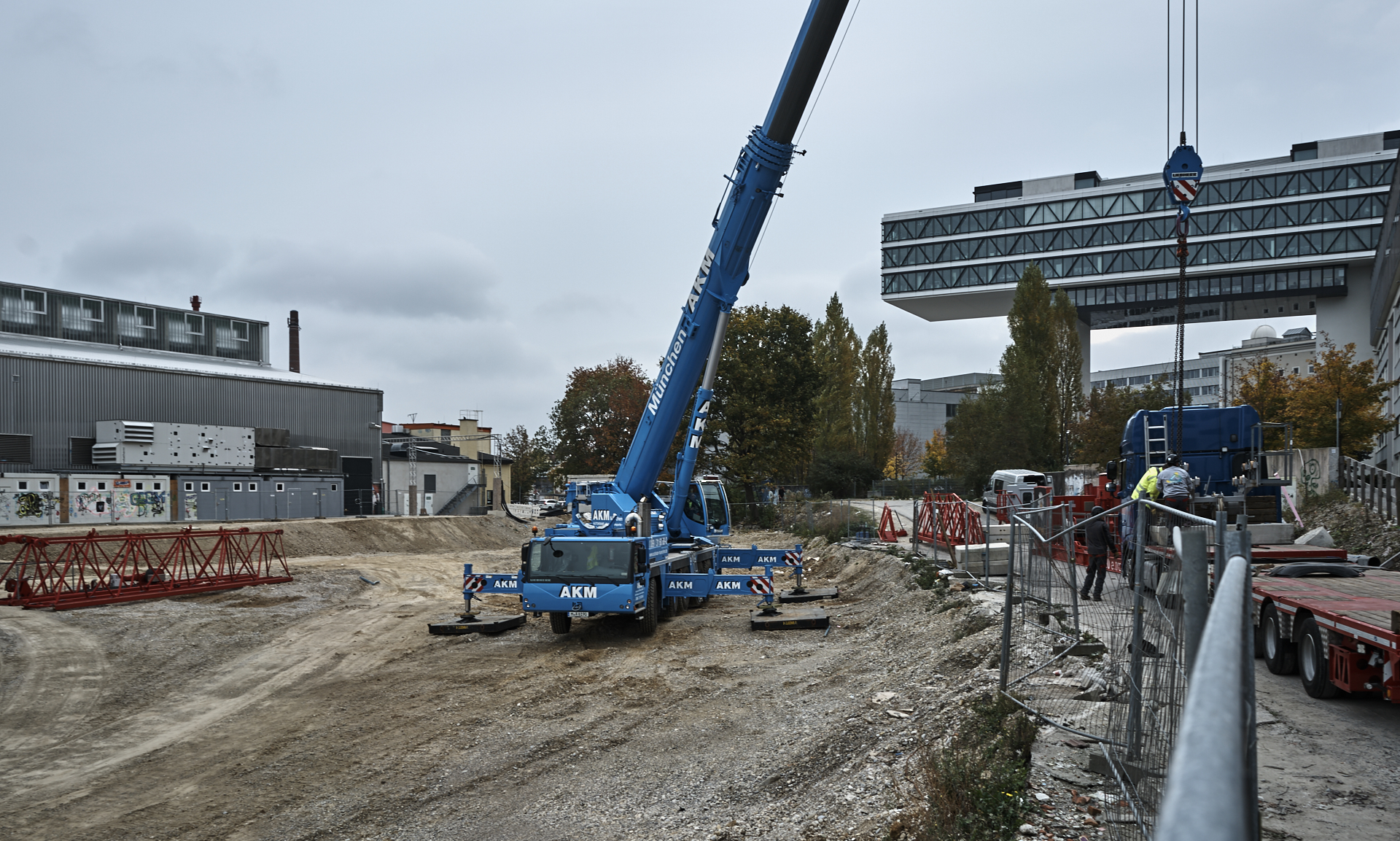 #Kunspark Ost, #ATLAS, #Kranabbau, #Baustelle, #Atlas Bürokomplex, #Allianz,