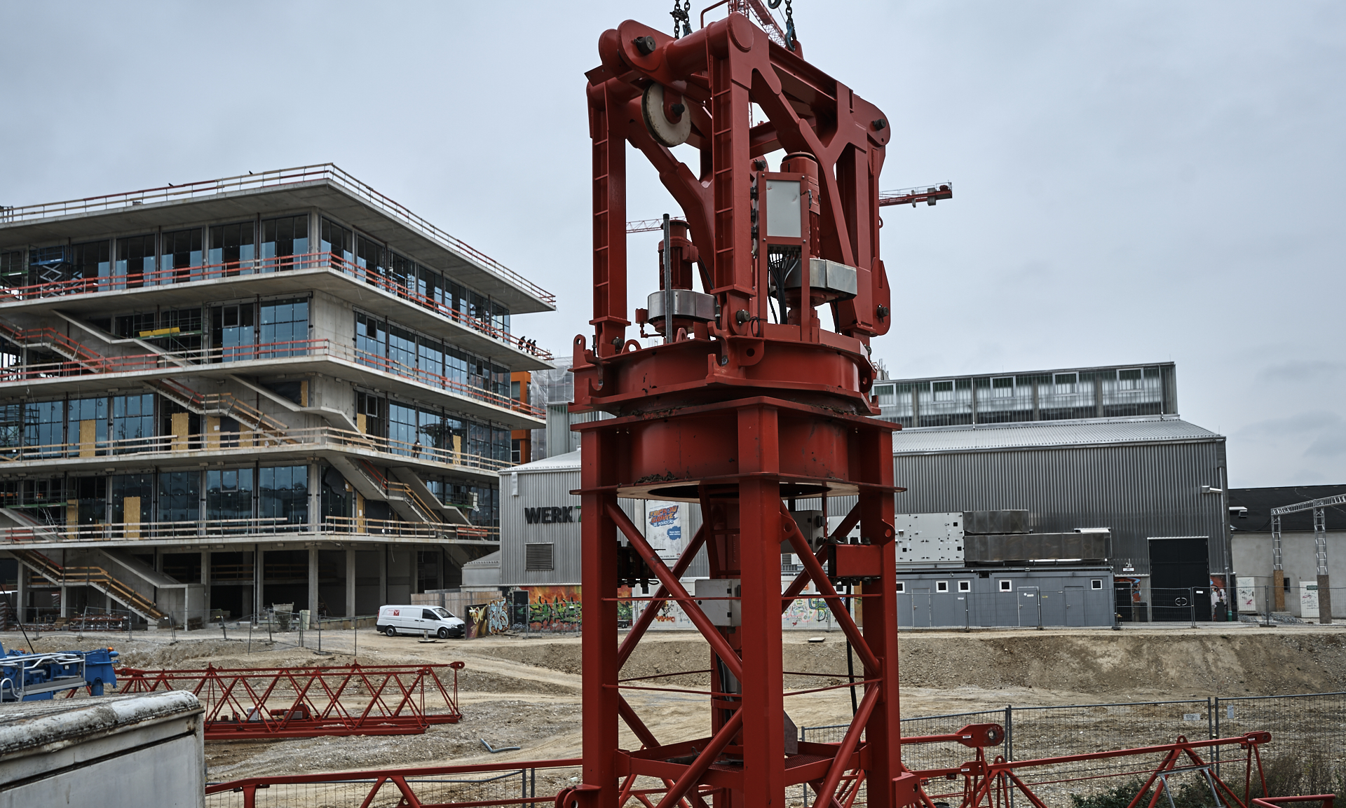 #Kunspark Ost, #ATLAS, #Kranabbau, #Baustelle, #Atlas Bürokomplex, #Allianz,