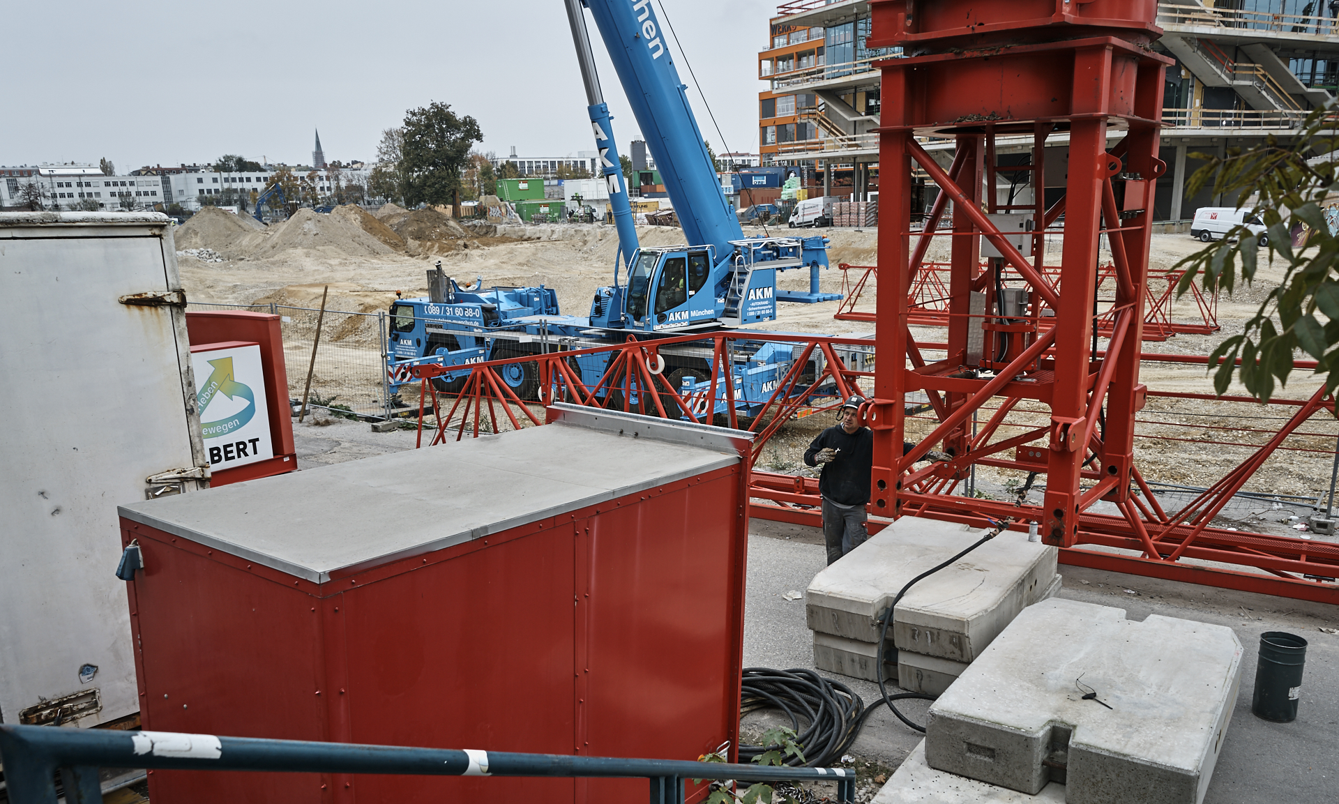 #Kunspark Ost, #ATLAS, #Kranabbau, #Baustelle, #Atlas Bürokomplex, #Allianz,