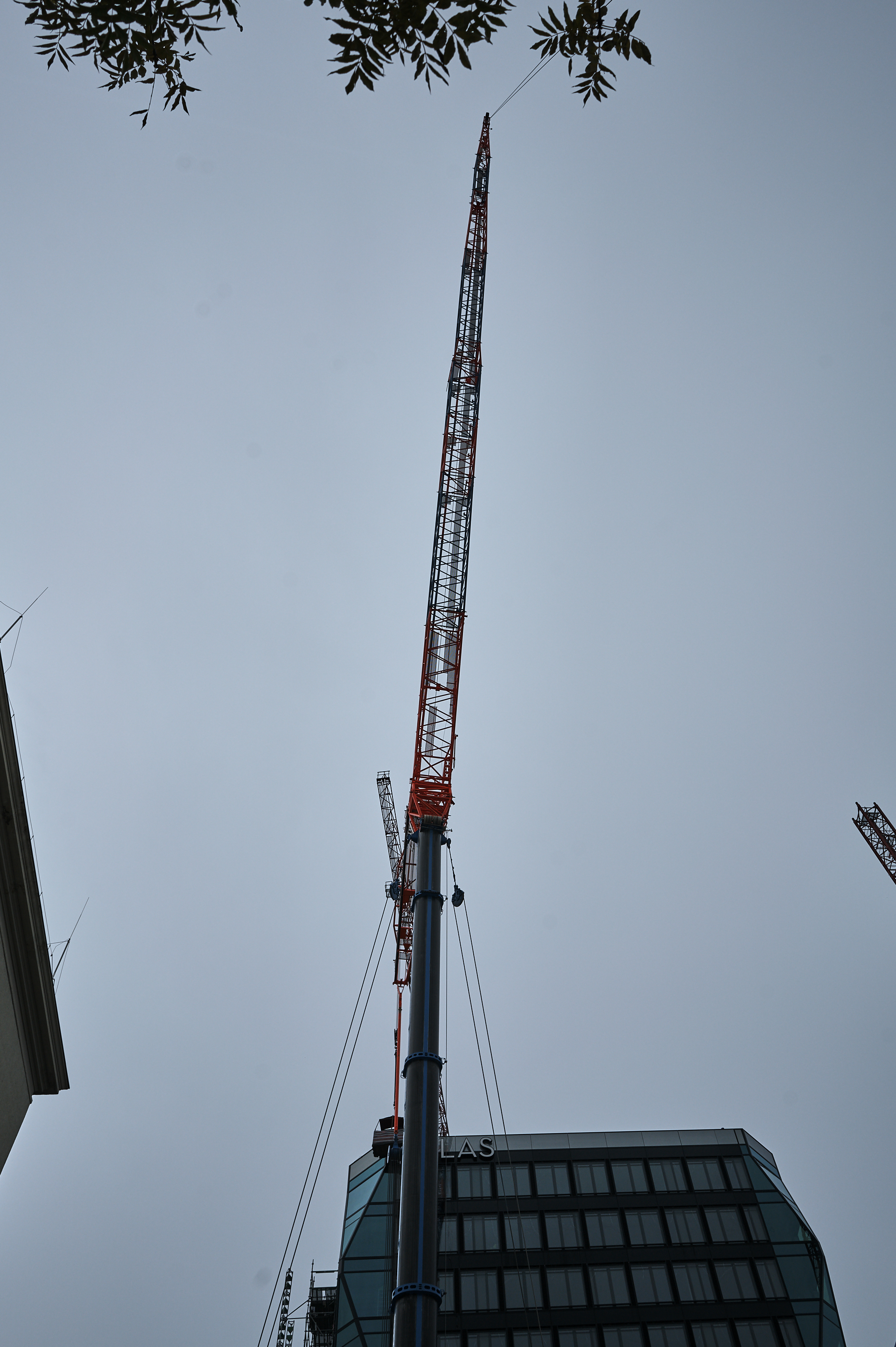 #Kunspark Ost, #ATLAS, #Kranabbau, #Baustelle, #Atlas Bürokomplex, #Allianz,